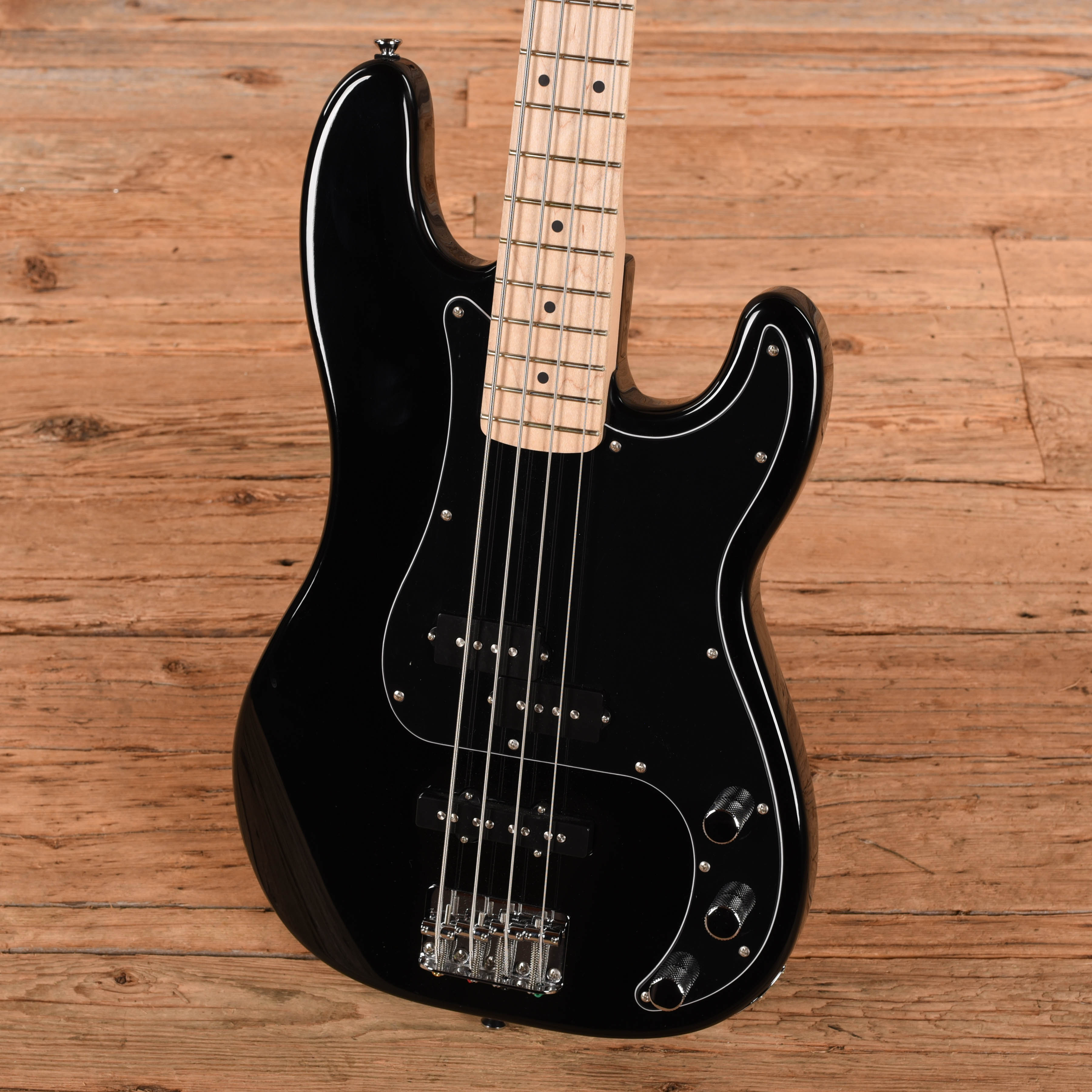 Squier Affinity Series Precision Bass PJ Black 2024 Bass Guitars