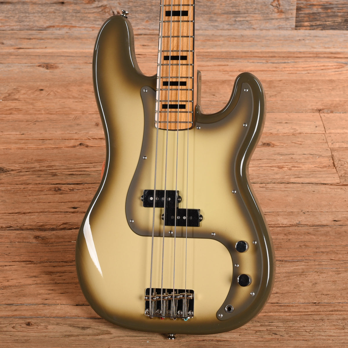 Squier Classic Vibe '70s Precision Bass Antigua Bass Guitars