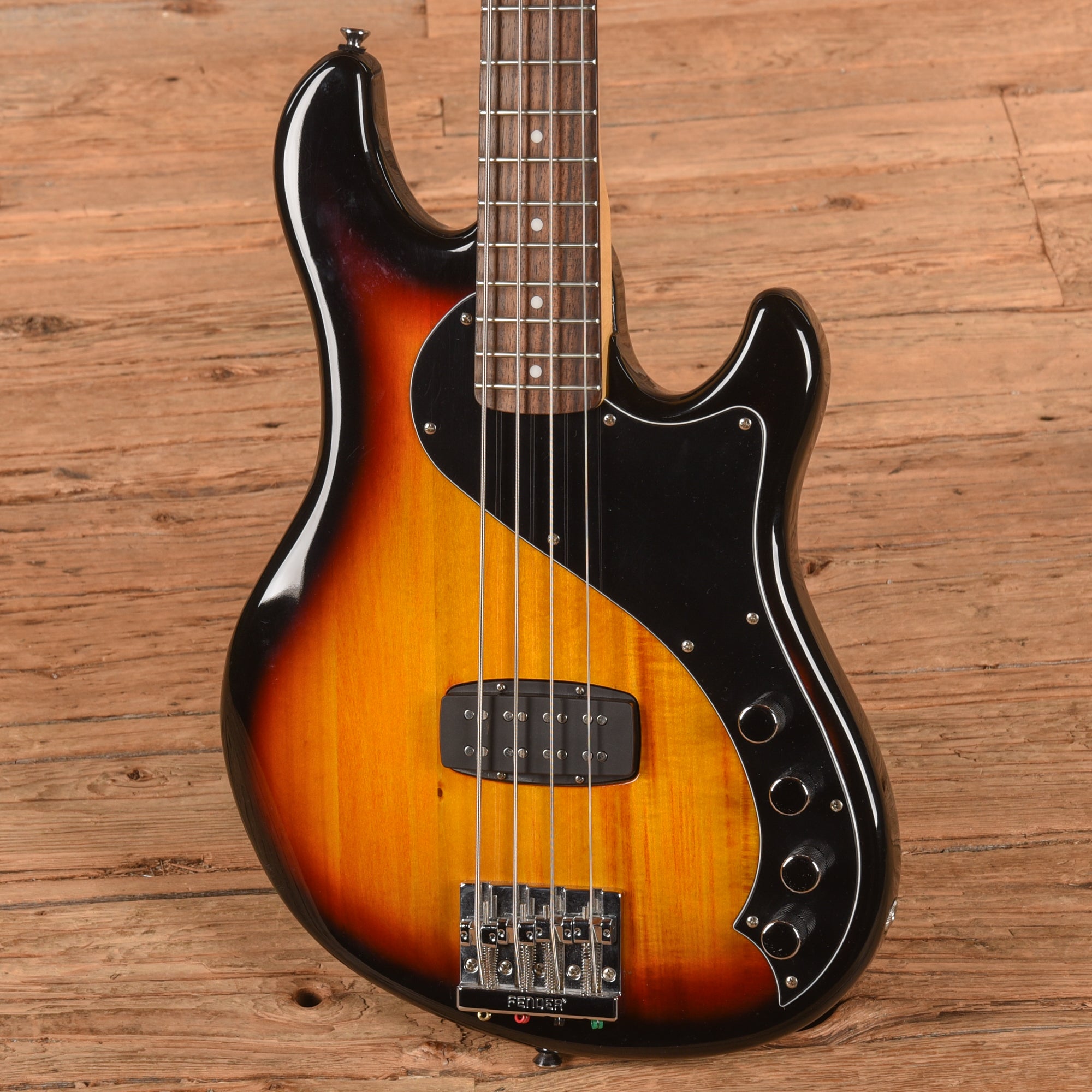 Squier Deluxe Dimension Bass Sunburst 2015 Bass Guitars