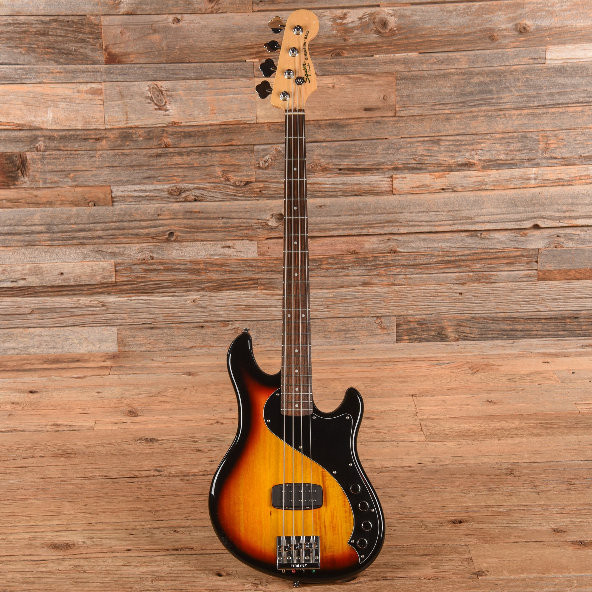 Squier Deluxe Dimension Bass Sunburst 2015 Bass Guitars