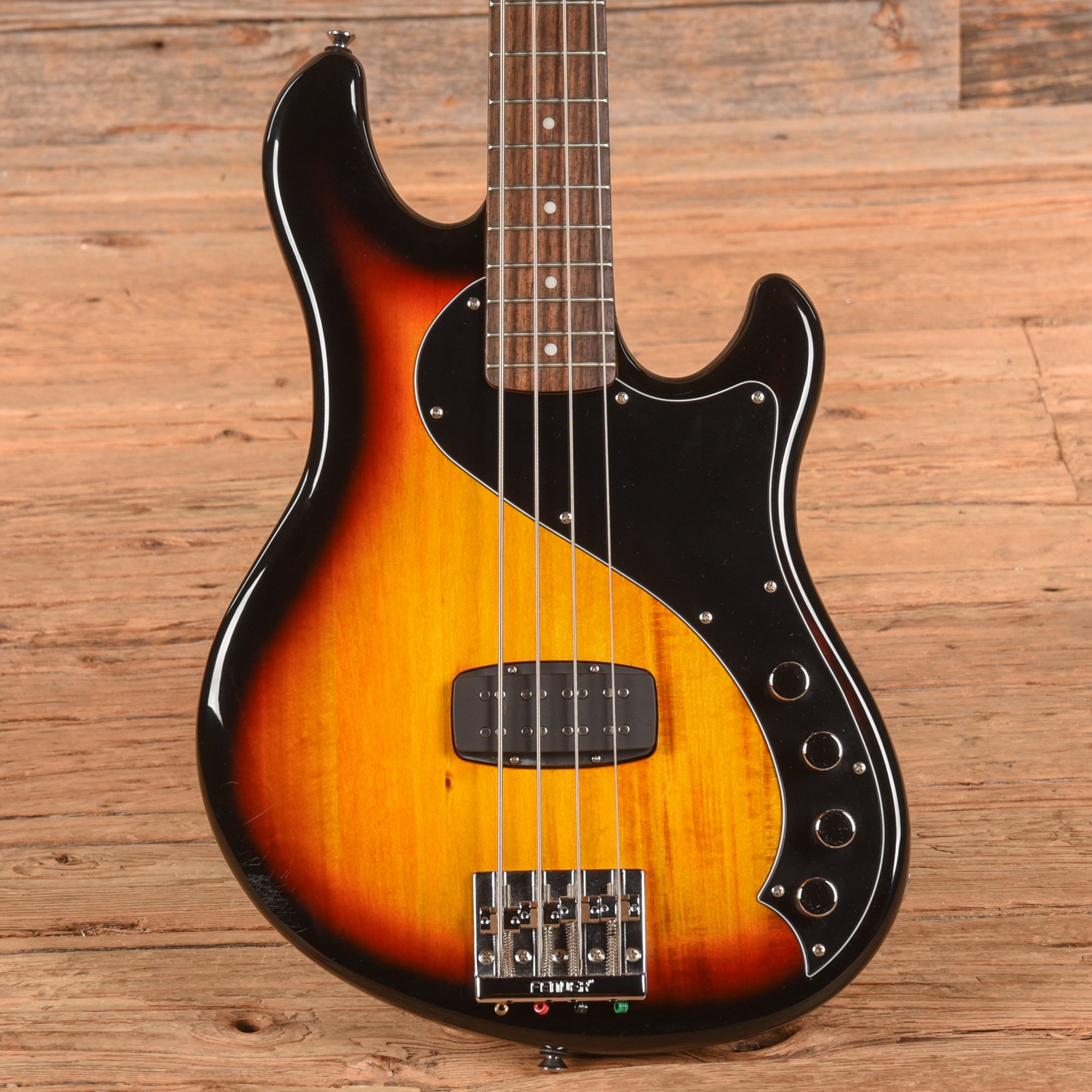 Squier Deluxe Dimension Bass Sunburst 2015 Bass Guitars