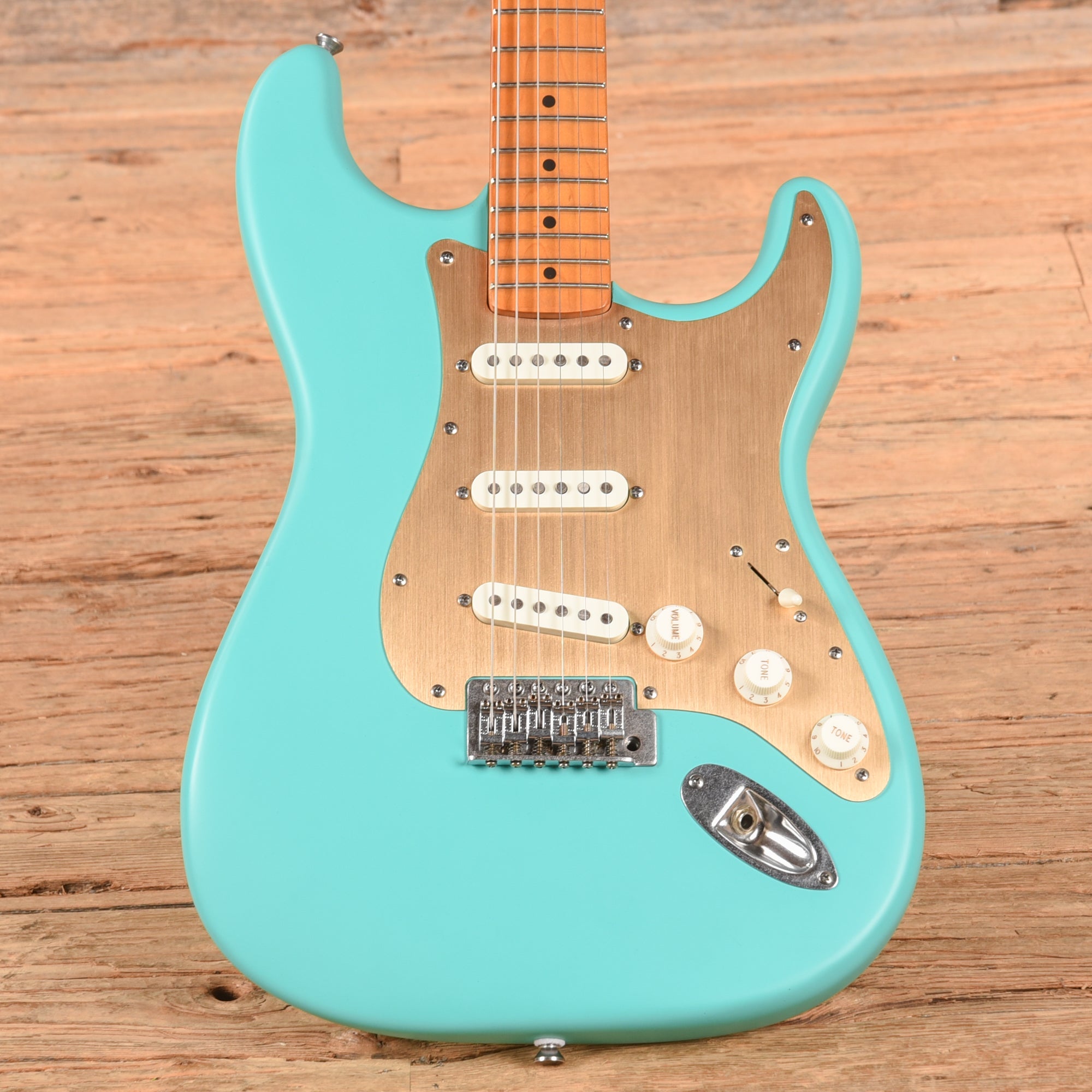 Squier 40th Anniversary Vintage Edition Stratocaster Satin Sea Foam Green Electric Guitars / Solid Body