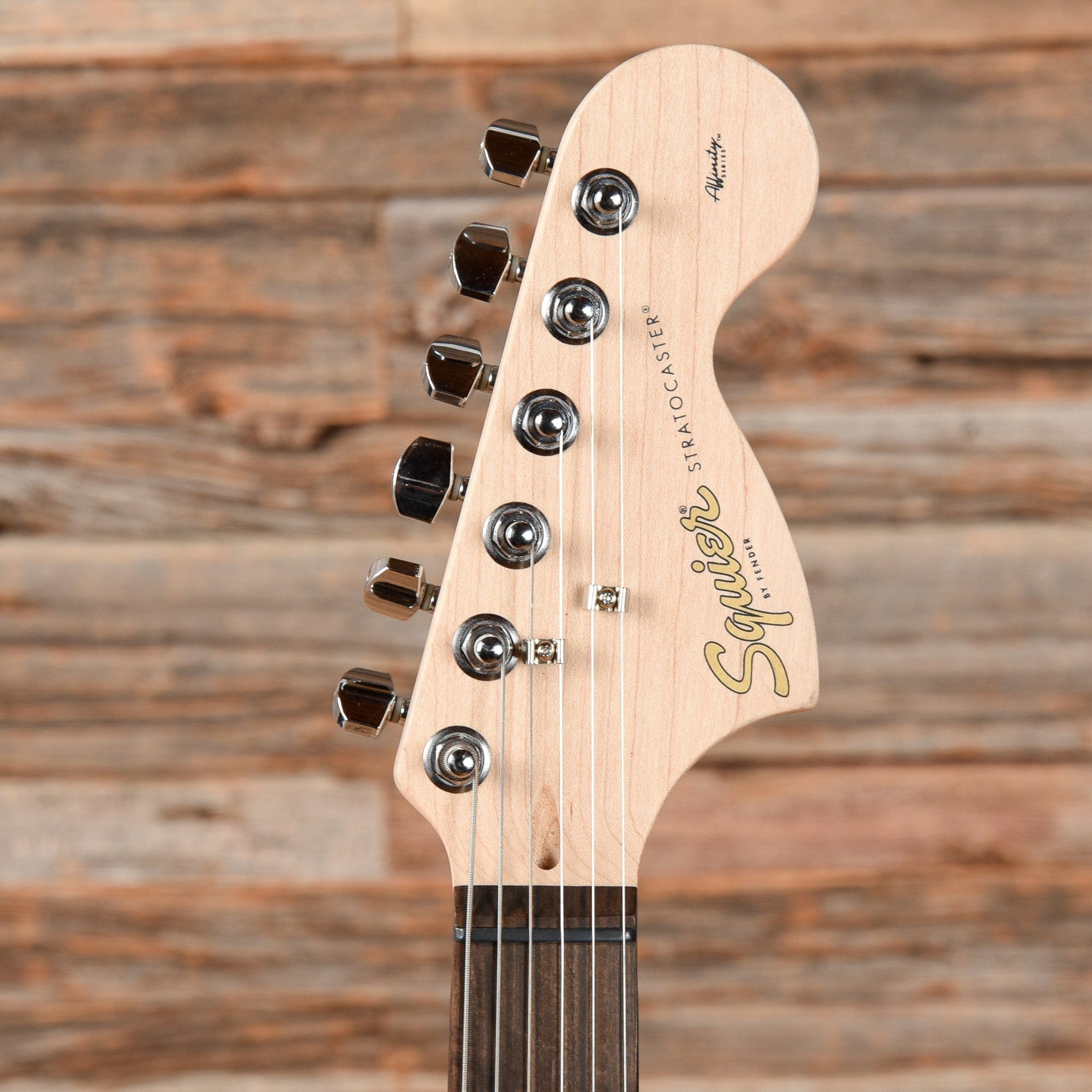 Squier Affinity Series Stratocaster HSS Metallic White 2020 Electric Guitars / Solid Body