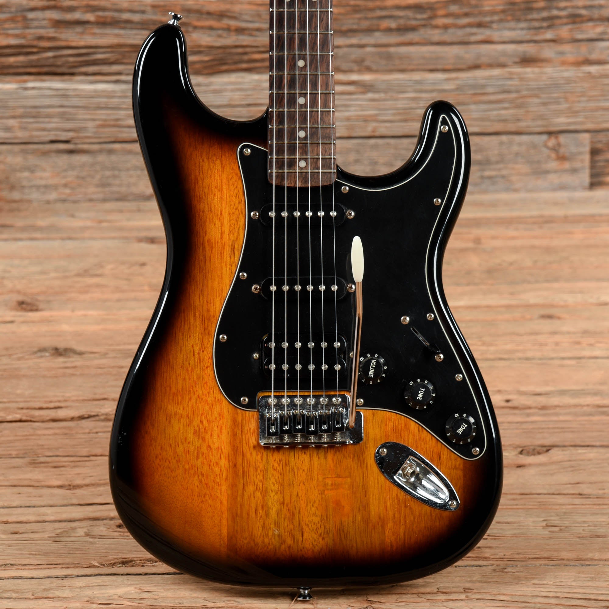 Squier Affinity Series Stratocaster HSS Sunburst 2012 – Chicago