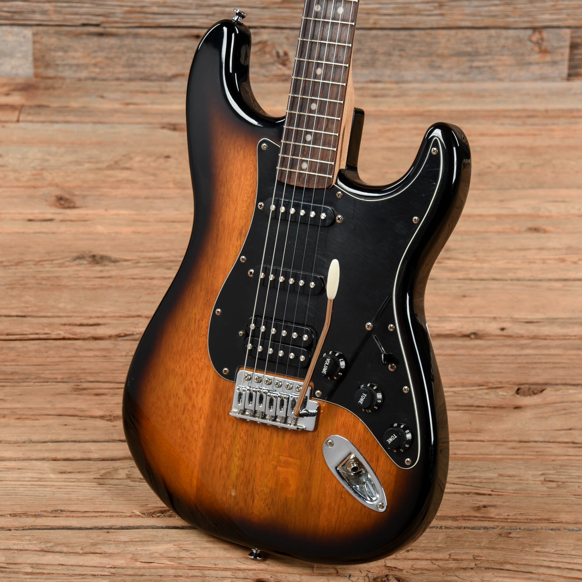 Squier Affinity Series Stratocaster HSS Sunburst 2012 Electric Guitars / Solid Body