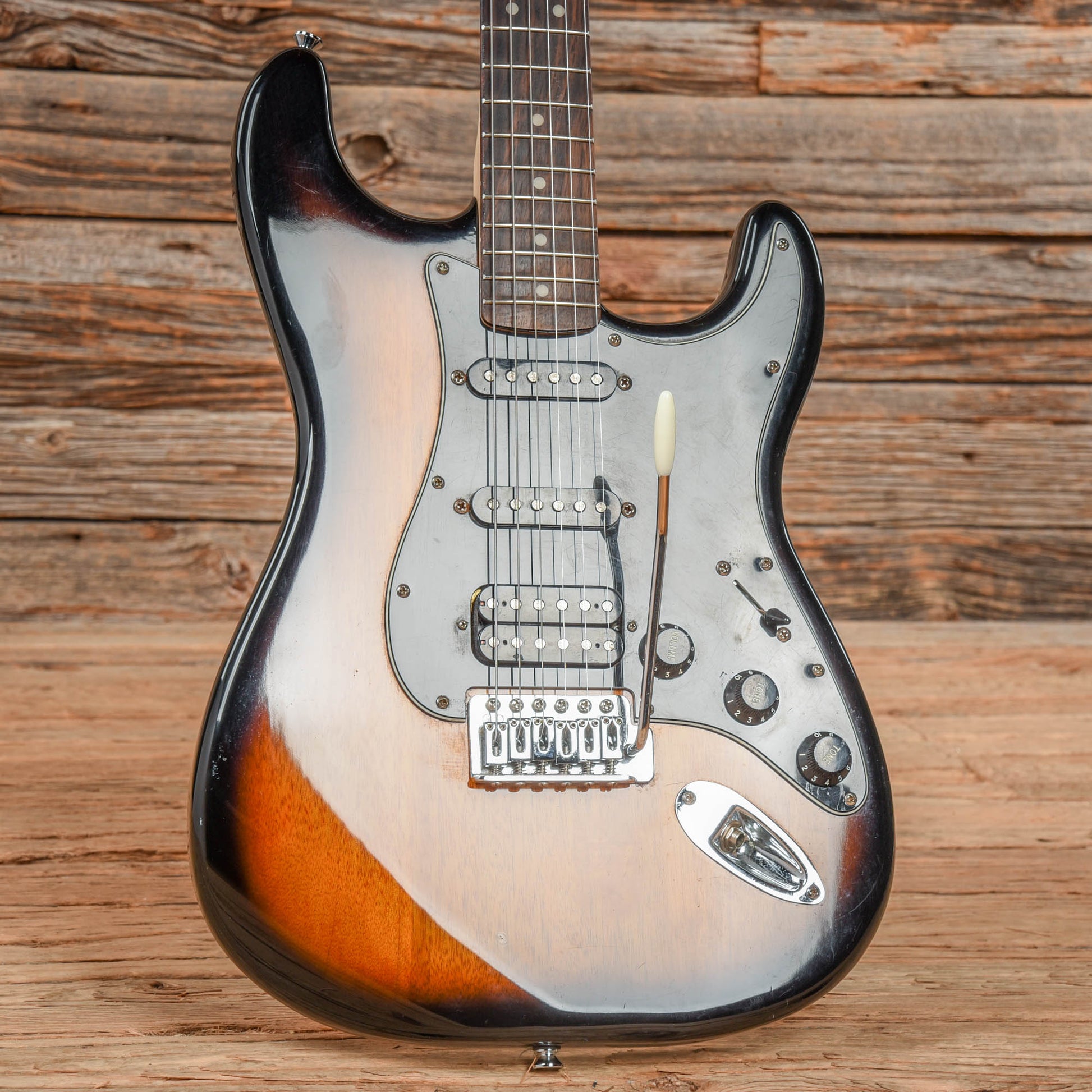 Squier Affinity Series Stratocaster HSS Sunburst 2012 Electric Guitars / Solid Body