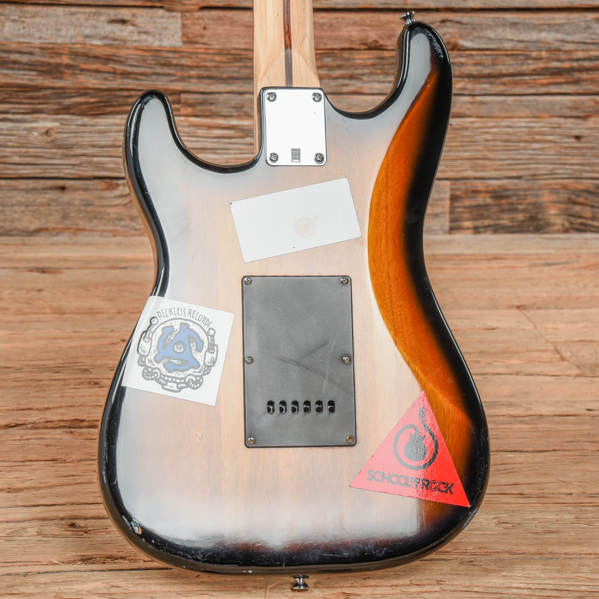 Squier Affinity Series Stratocaster HSS Sunburst 2012 Electric Guitars / Solid Body