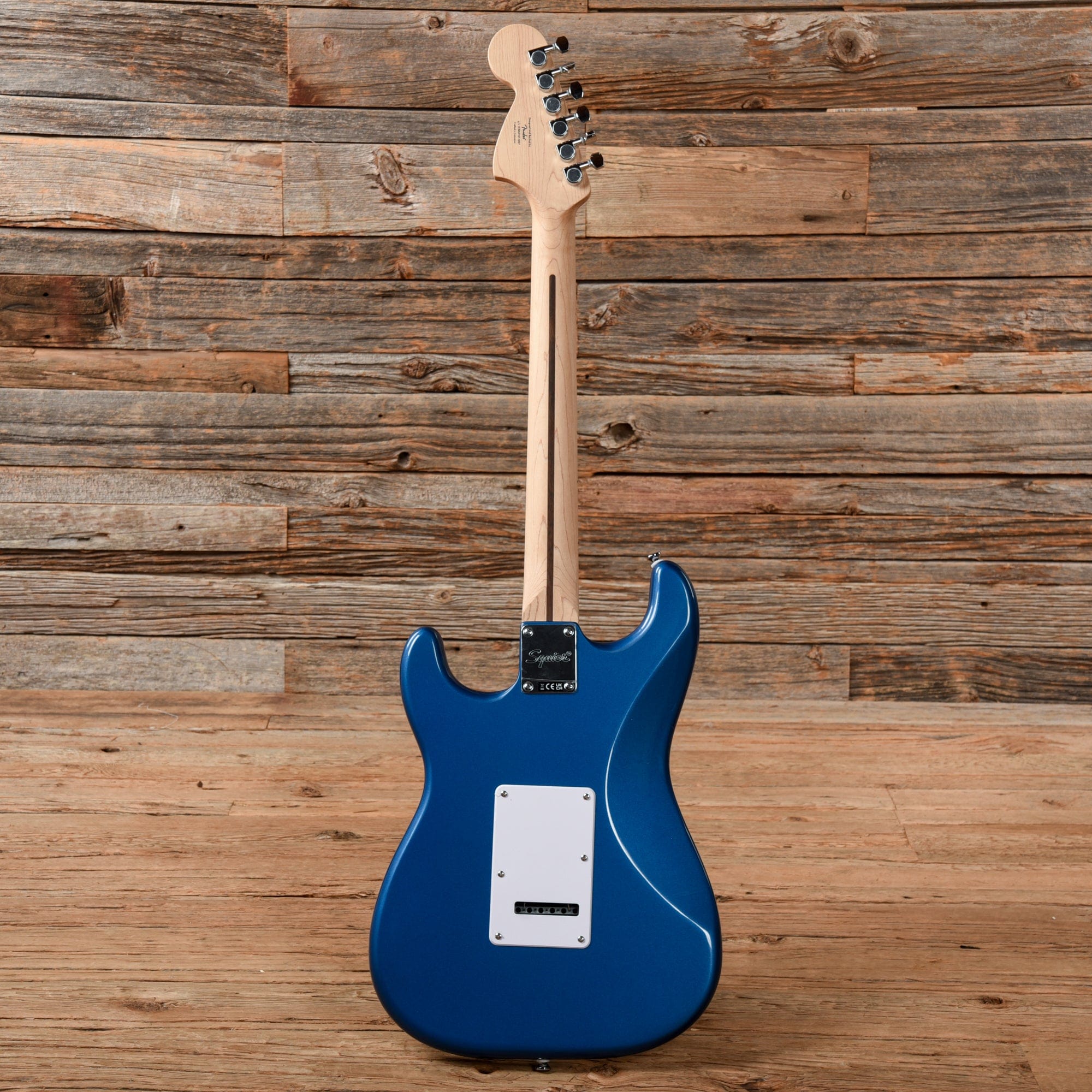 Squier Affinity Stratocaster HSS Lake Placid Blue Pack w/Frontman15G Amplifier Electric Guitars / Solid Body