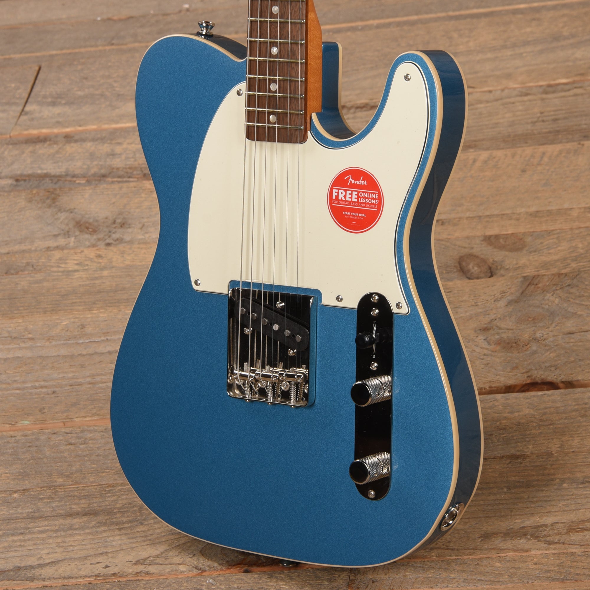 Squier Classic Vibe '60s Custom Esquire Lake Placid Blue w/3-Ply Parchment Pickguard Electric Guitars / Solid Body