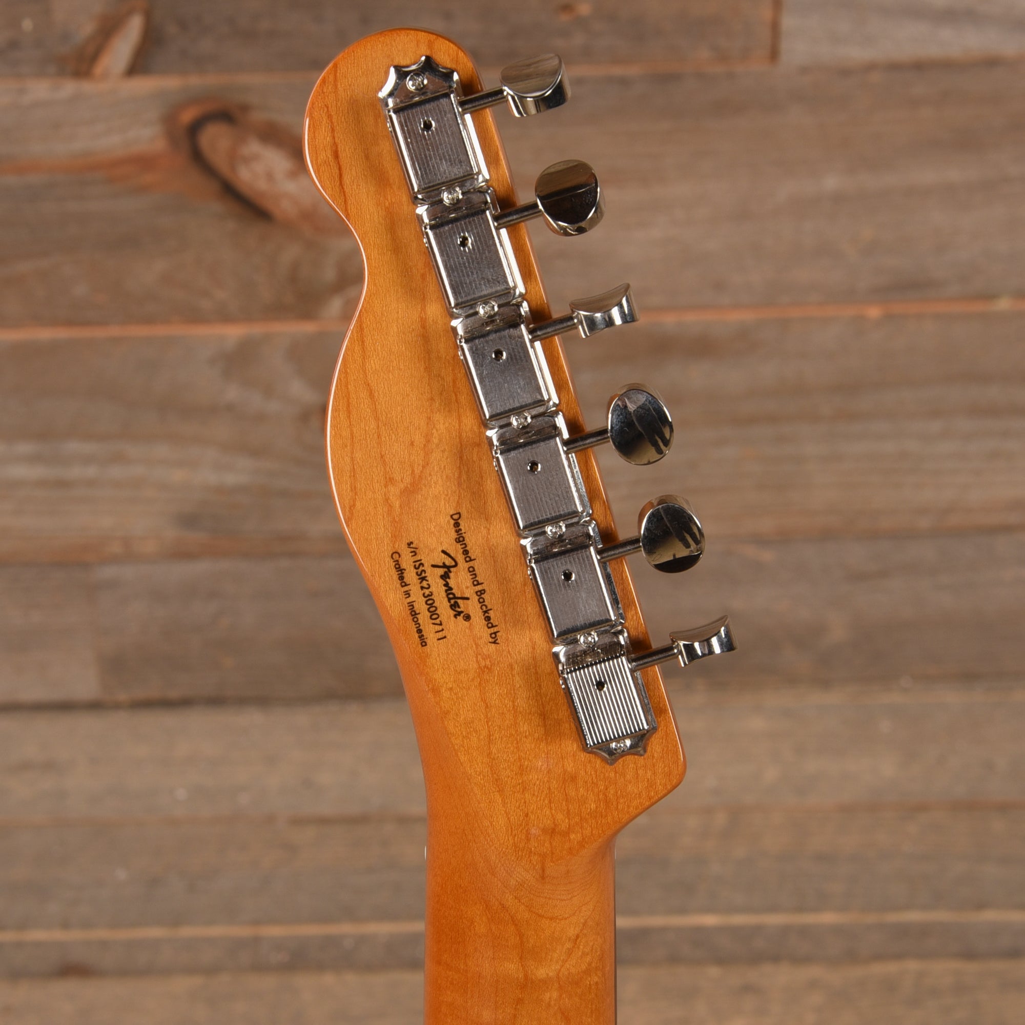 Squier Classic Vibe '60s Custom Esquire Lake Placid Blue w/3-Ply Parchment Pickguard Electric Guitars / Solid Body