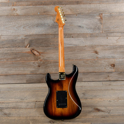 Squier Classic Vibe '60s Stratocaster 3-Color Sunburst w/Gold Hardware & Black Pickguard Electric Guitars / Solid Body