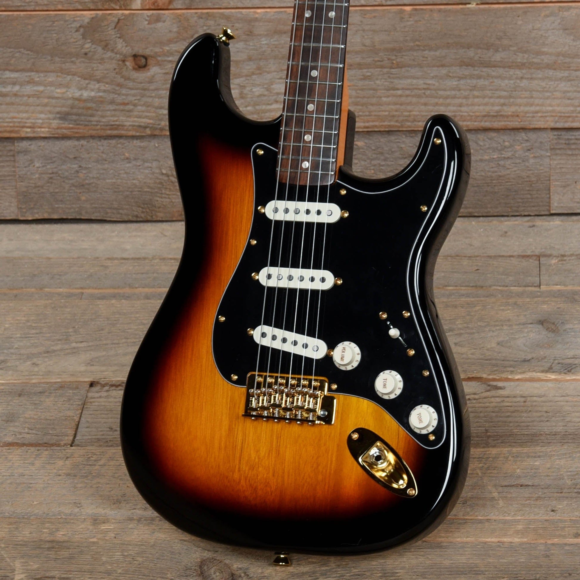 tobacco sunburst strat black pickguard with - Any Photos ? Fade Chocolate 2 Fender Player Stratocaster In Sunburst