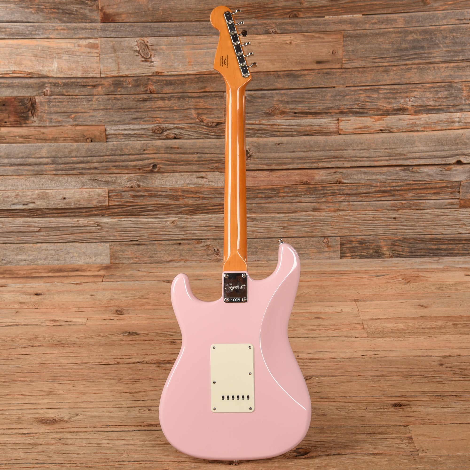 Squier Classic Vibe '60s Stratocaster HSS Shell Pink 3-Ply Parchment Electric Guitars / Solid Body