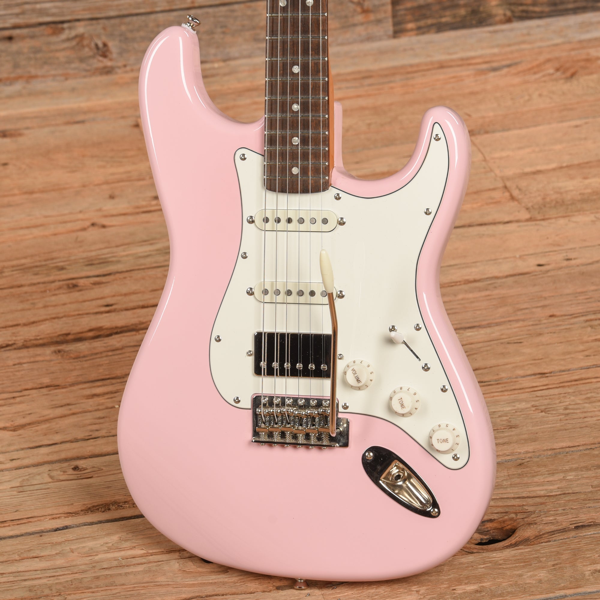 Squier Classic Vibe '60s Stratocaster HSS Shell Pink 3-Ply Parchment Electric Guitars / Solid Body