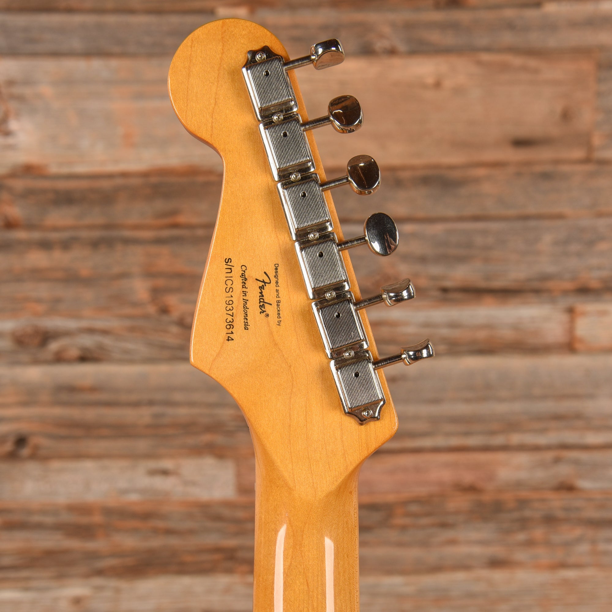 Squier Classic Vibe '60s Stratocaster Shell Pink w/Mint Pickguard Electric Guitars / Solid Body
