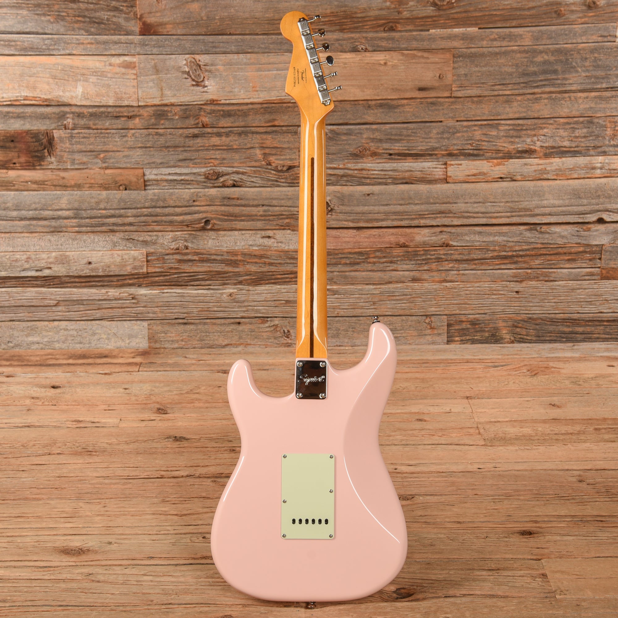 Squier Classic Vibe '60s Stratocaster Shell Pink w/Mint Pickguard Electric Guitars / Solid Body