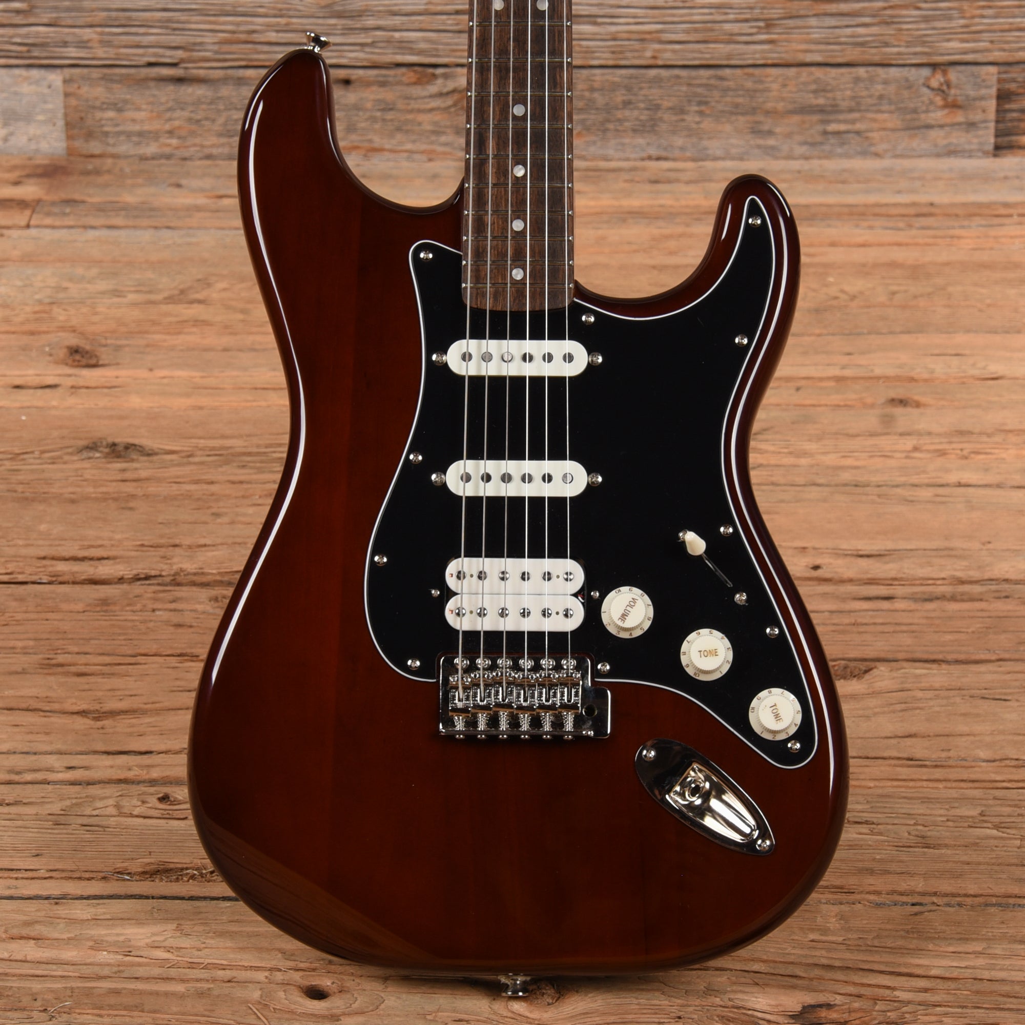 Squier Classic Vibe '70s HSS Stratocaster Walnut 2019 Electric Guitars / Solid Body