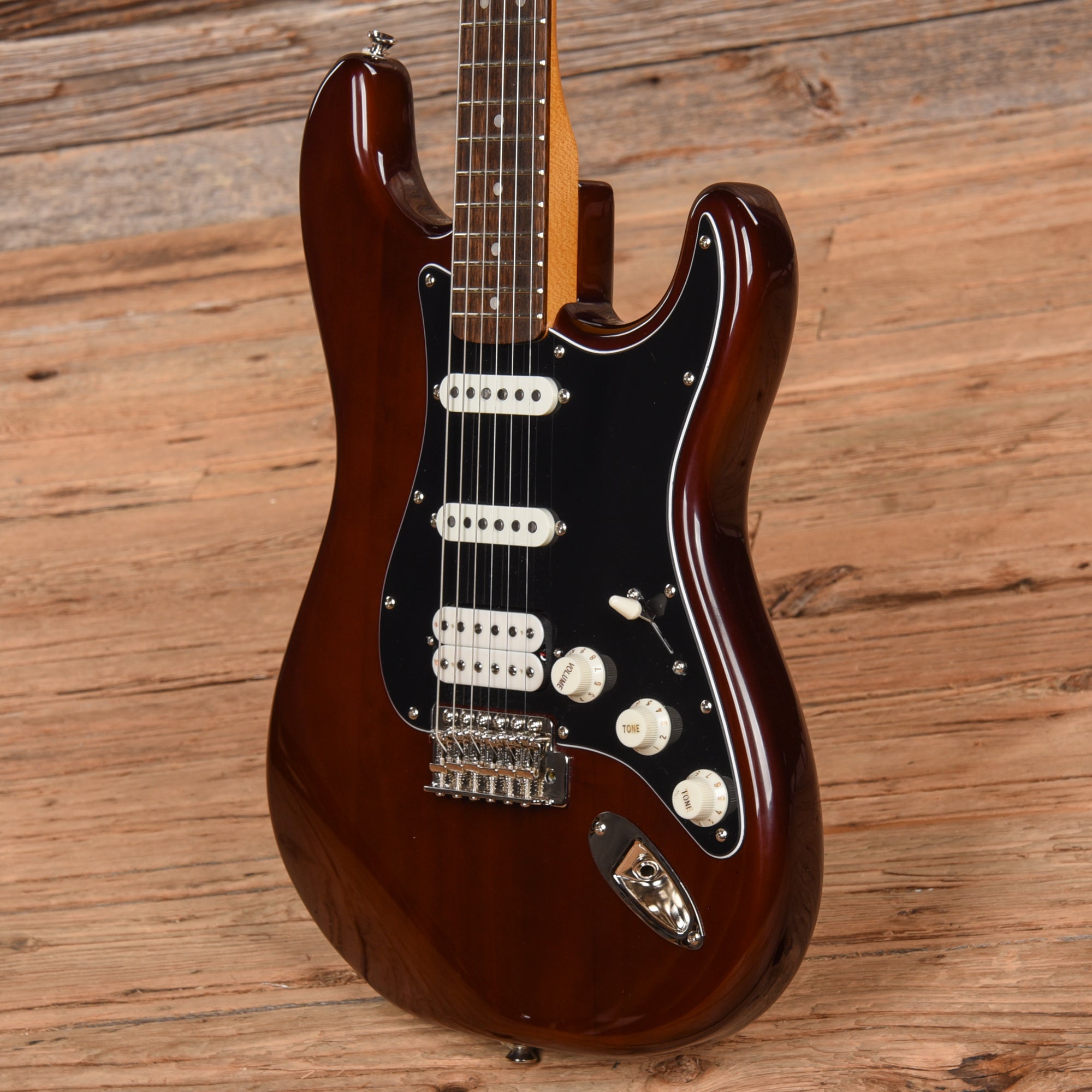 Squier Classic Vibe '70s HSS Stratocaster Walnut 2019 Electric Guitars / Solid Body