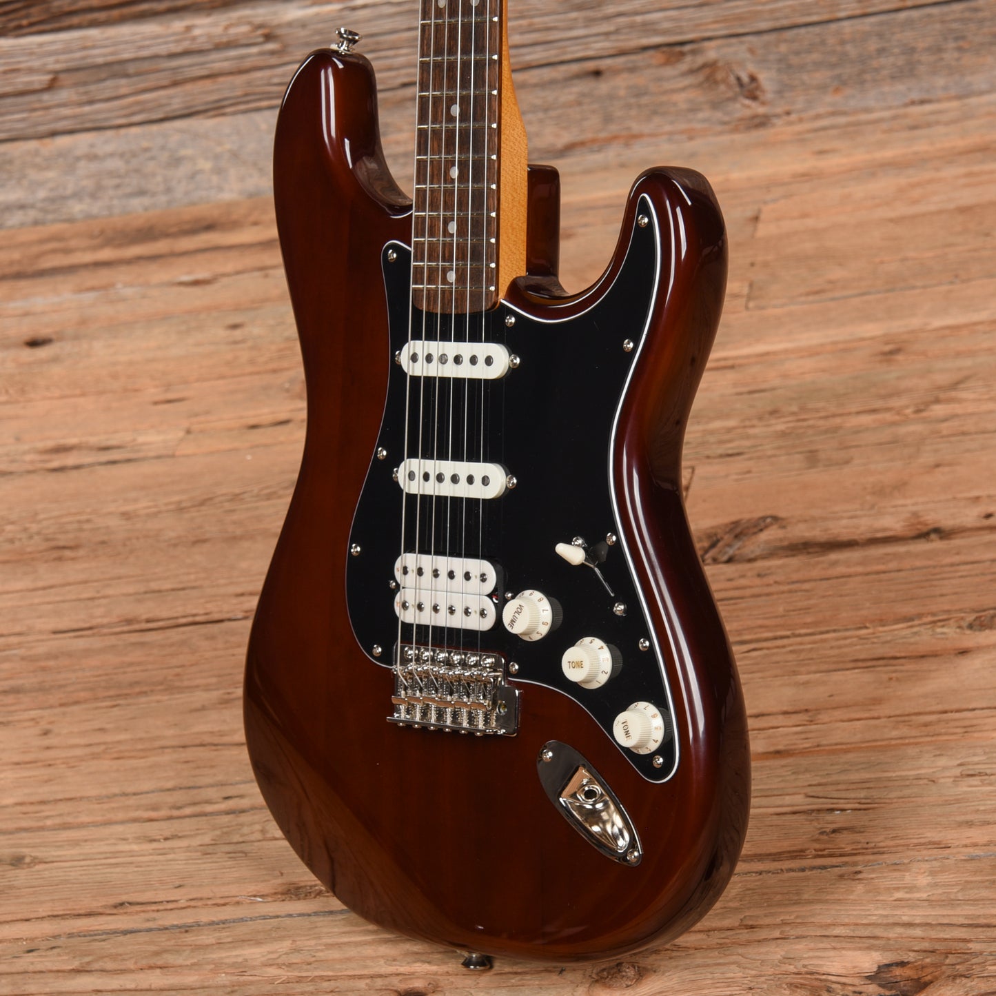Squier Classic Vibe '70s HSS Stratocaster Walnut 2019 Electric Guitars / Solid Body