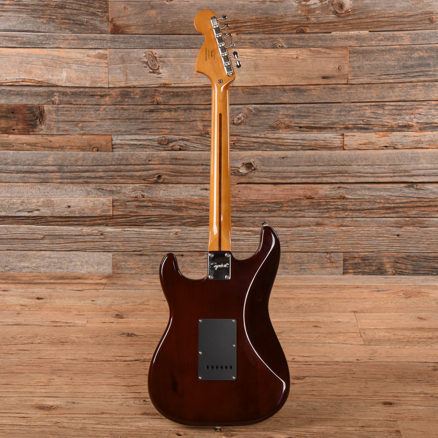 Squier Classic Vibe '70s HSS Stratocaster Walnut 2019 Electric Guitars / Solid Body