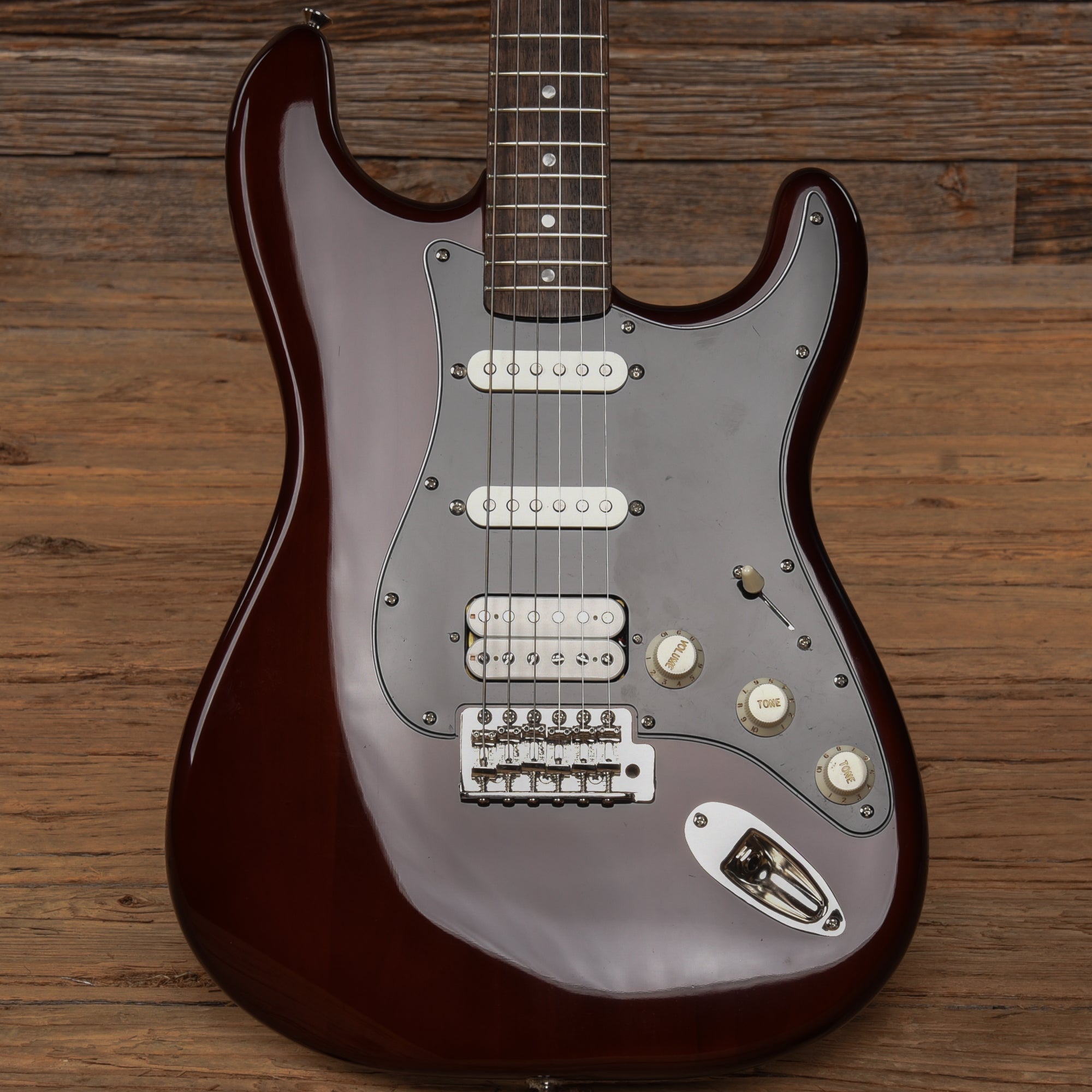 Squier Classic Vibe '70s HSS Stratocaster Walnut 2019 Electric Guitars / Solid Body