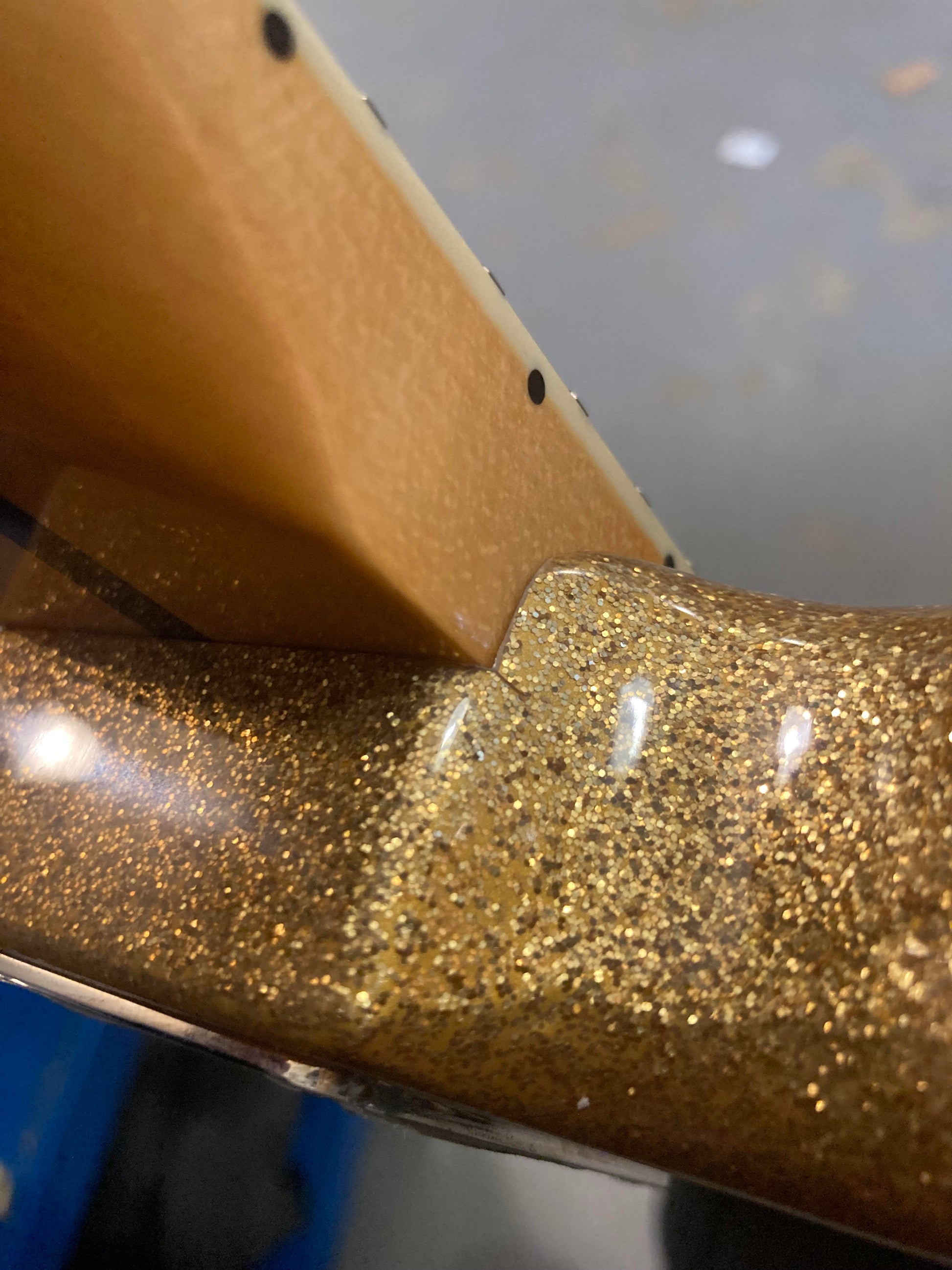 Squier Classic Vibe '70s Jaguar Gold Sparkle Electric Guitars / Solid Body