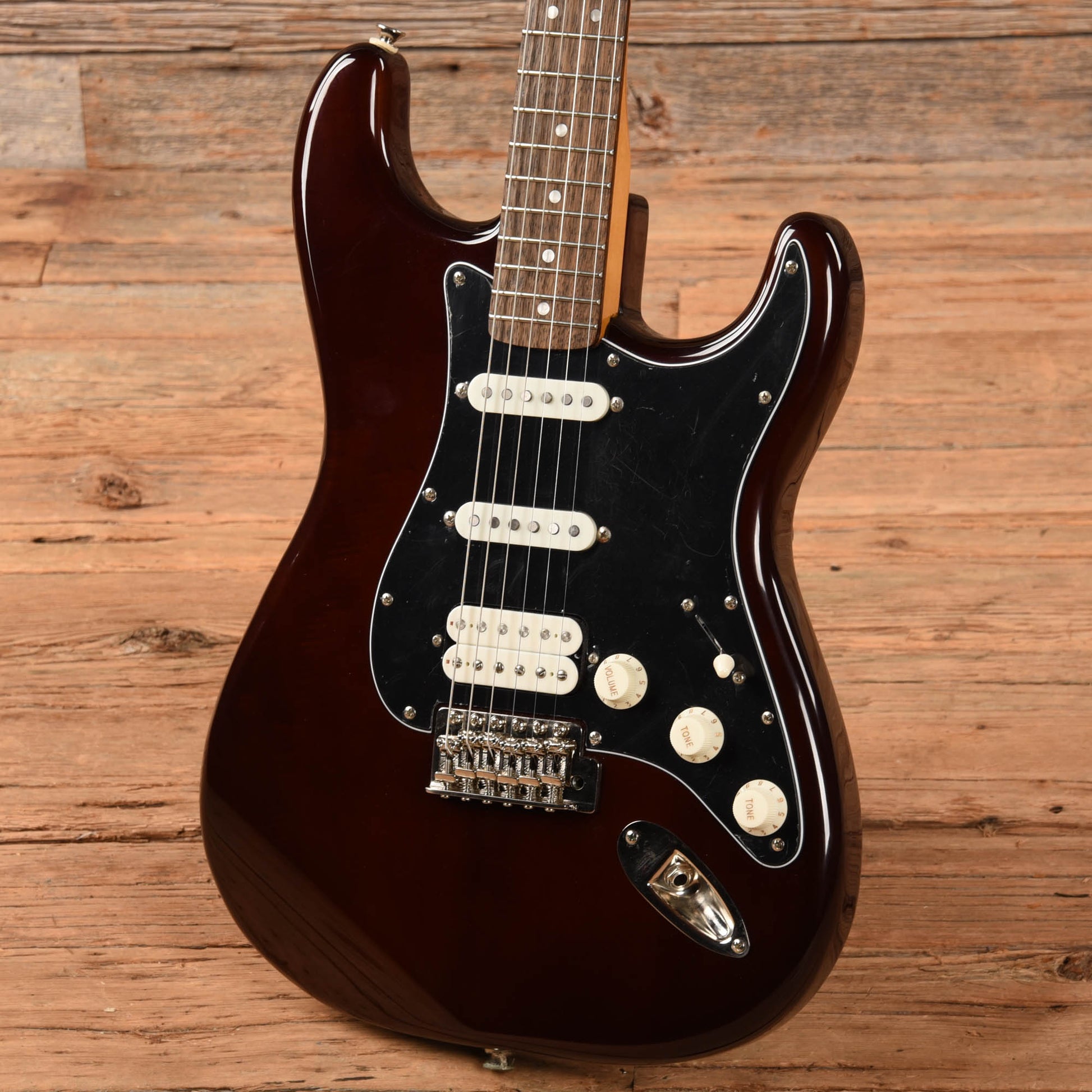 Squier Classic Vibe 70s Stratocaster HSS Walnut 2019 Electric Guitars / Solid Body