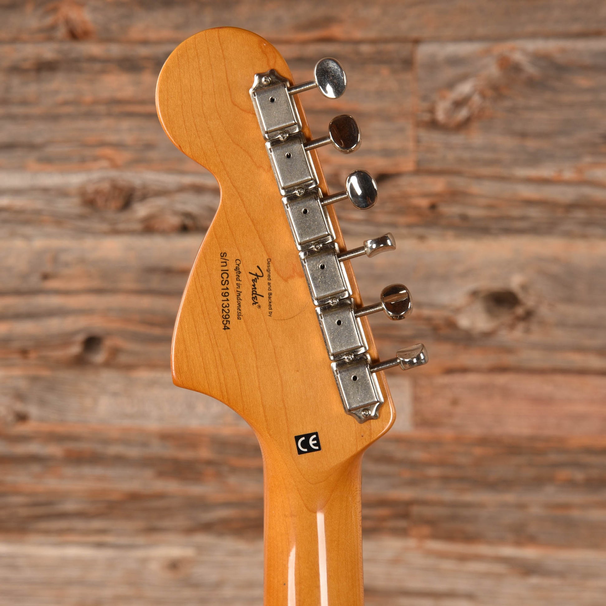 Squier Classic Vibe 70s Stratocaster HSS Walnut 2019 Electric Guitars / Solid Body