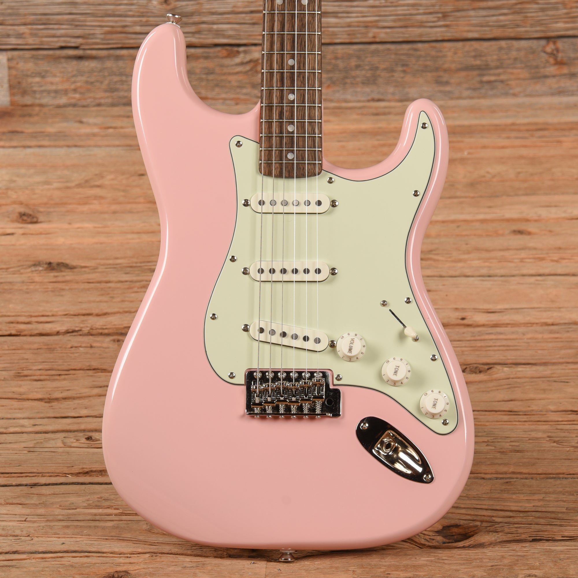 Squier FSR Classic Vibe 60s Stratocaster Shell Pink 2021 Electric Guitars / Solid Body