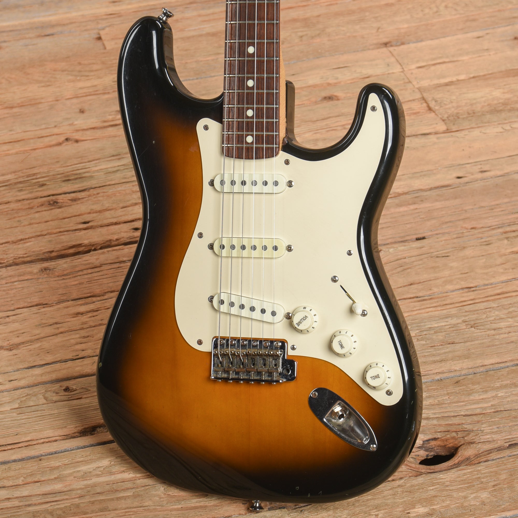 Squier MIJ Stratocaster Sunburst 1986 Electric Guitars / Solid Body