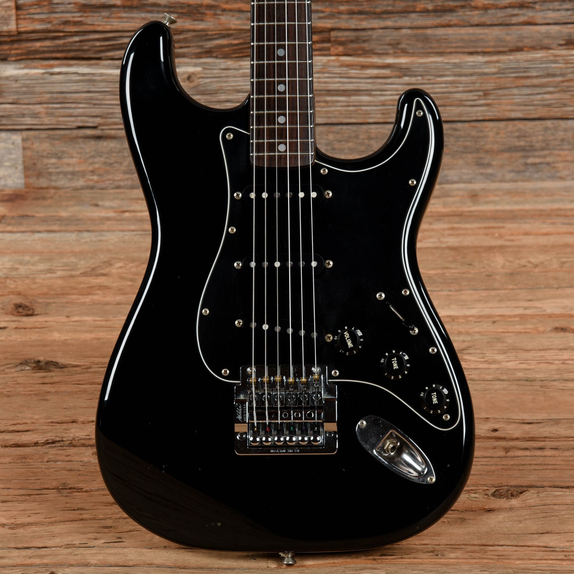 Squier SQ Series Stratocaster Black 1980s Electric Guitars / Solid Body
