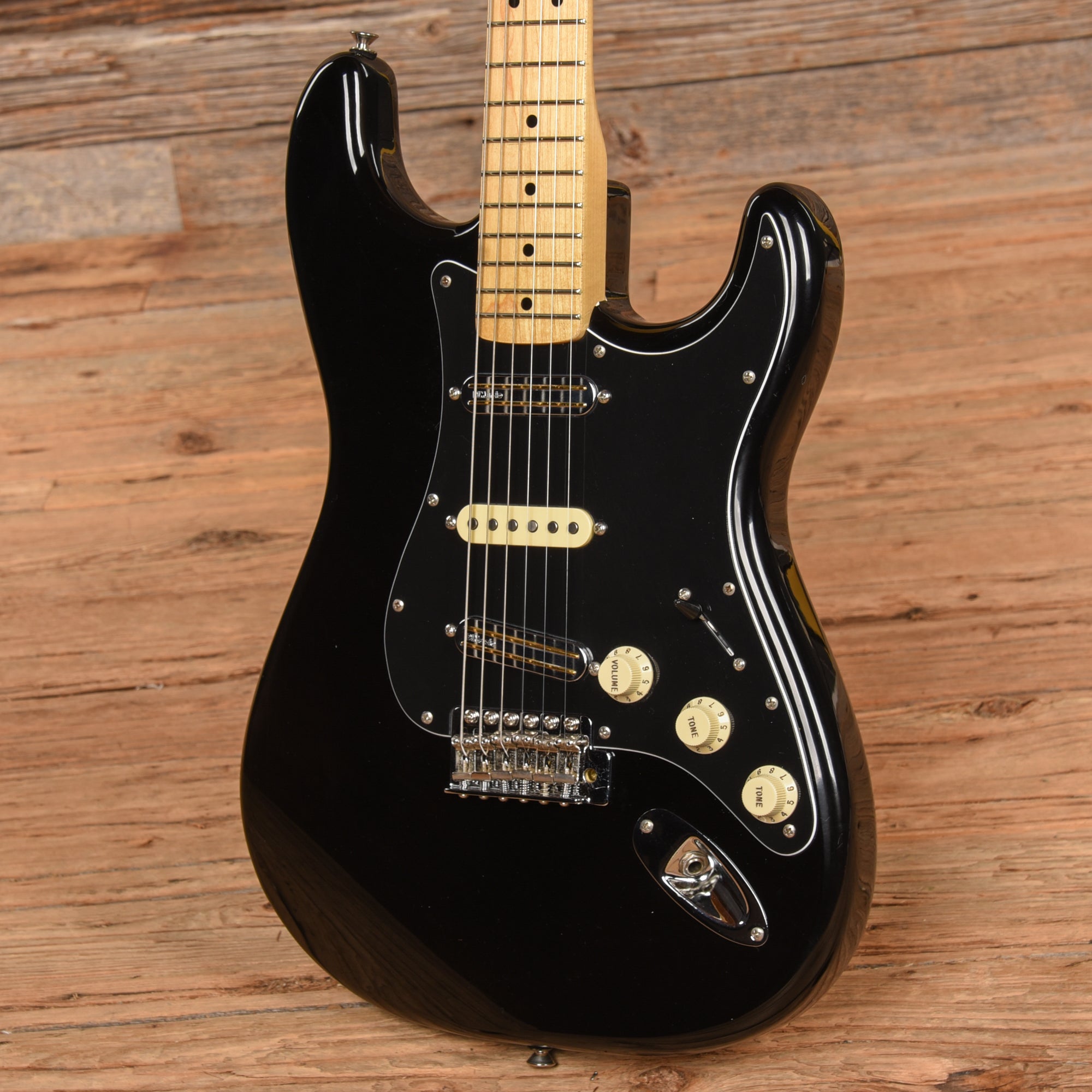 魔改造 Squier Stratocaster Squier Vintage Modified 70s Stratocaster Black 2017 – Chicago