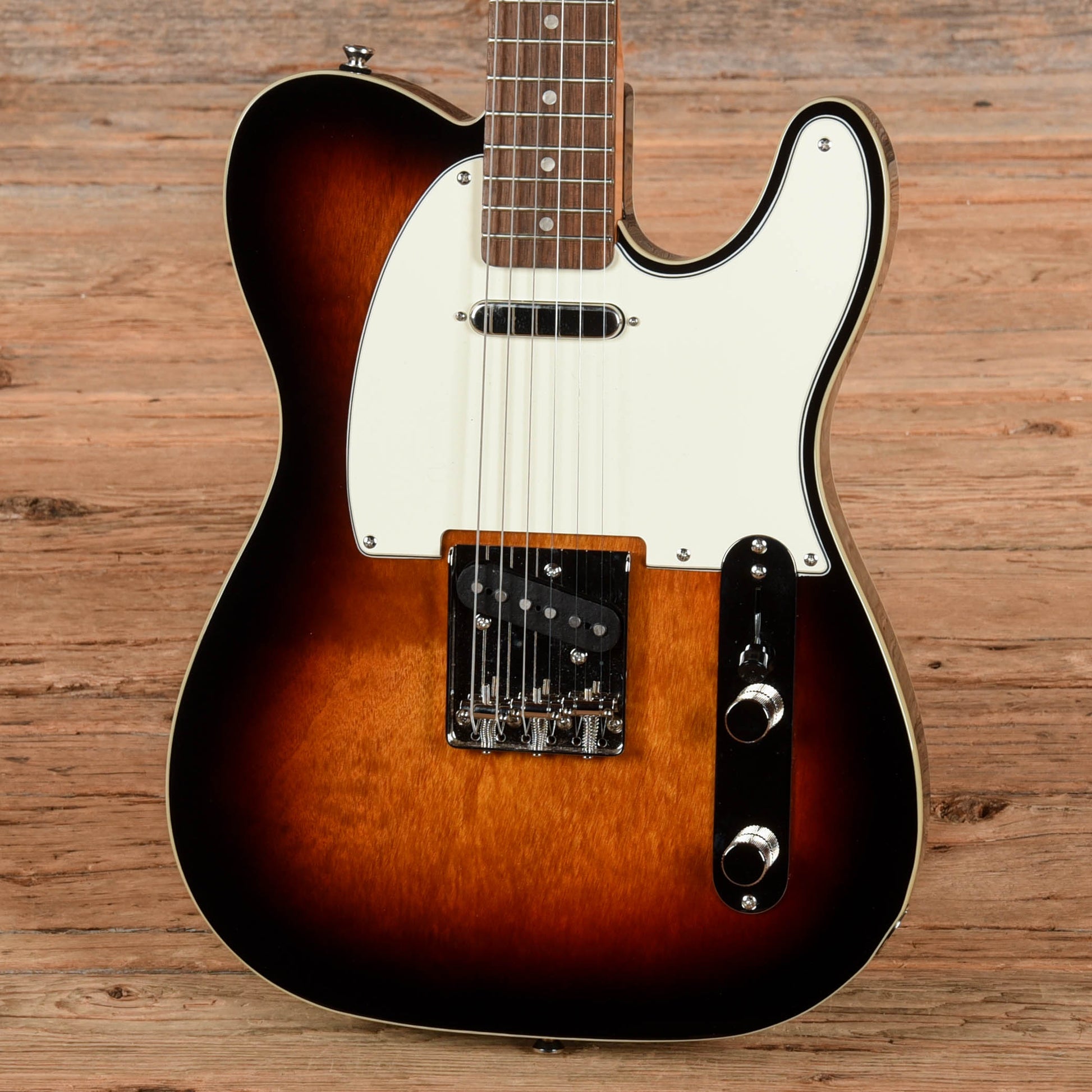 Squier Classic Vibe '60s Custom Telecaster Sunburst Electric Guitars