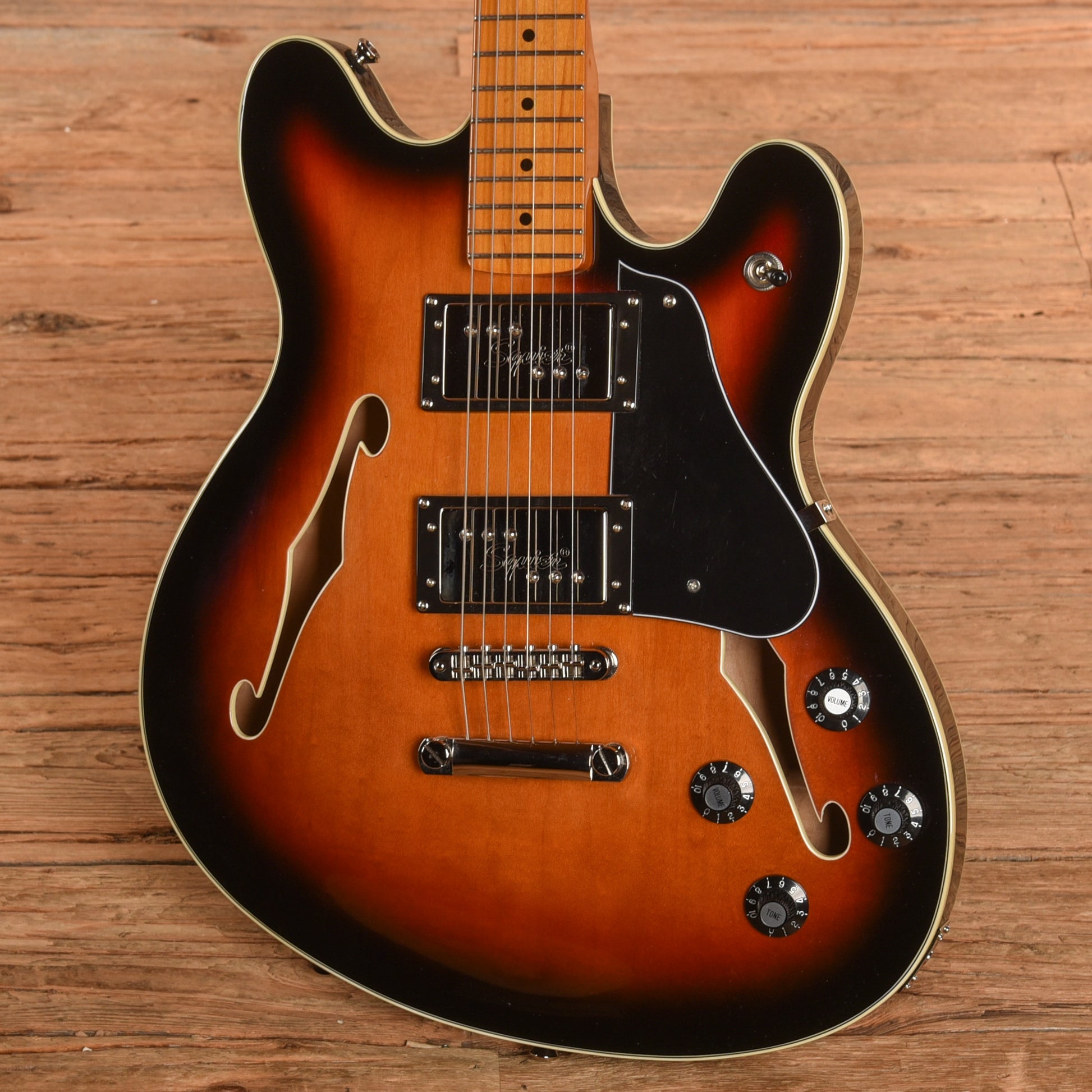 Squier Classic Vibe Starcaster 3-Color Sunburst 2024 Electric Guitars