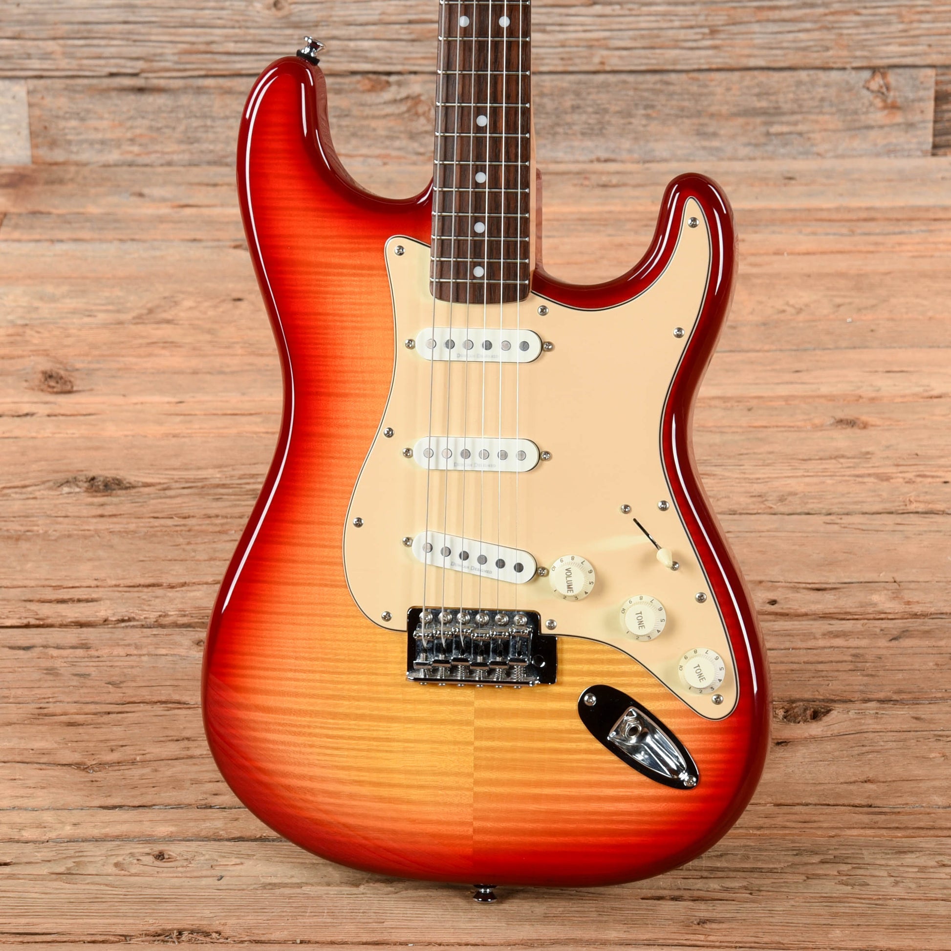 Squier Vintage Modified Stratocaster Sunburst 2007 Electric Guitars