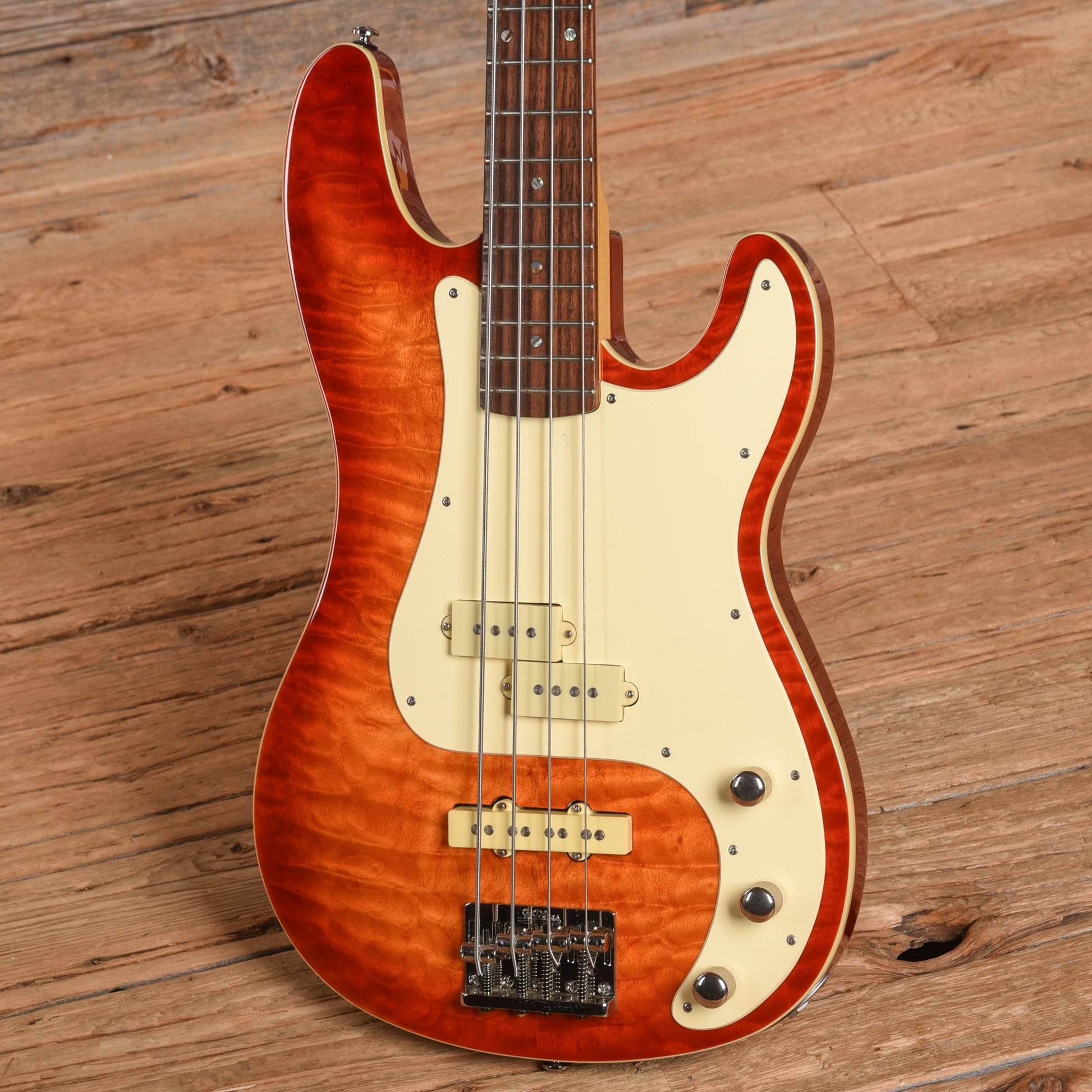 St. Blues King Bass Sunburst Bass Guitars / 4-String