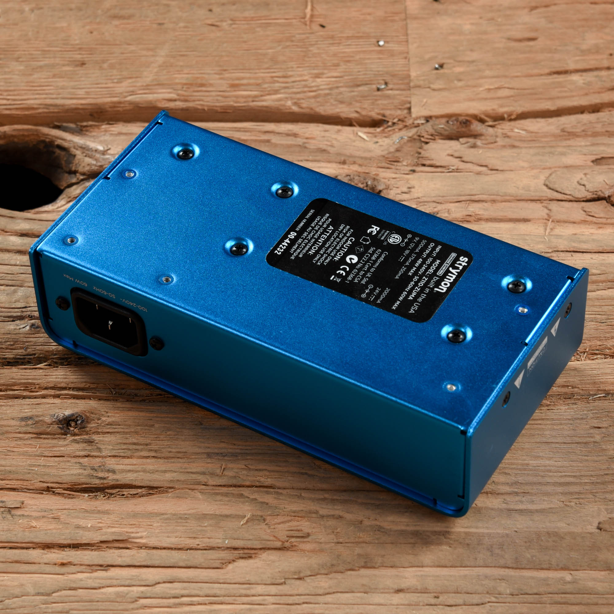 Strymon Zuma Effects and Pedals / Pedalboards and Power Supplies