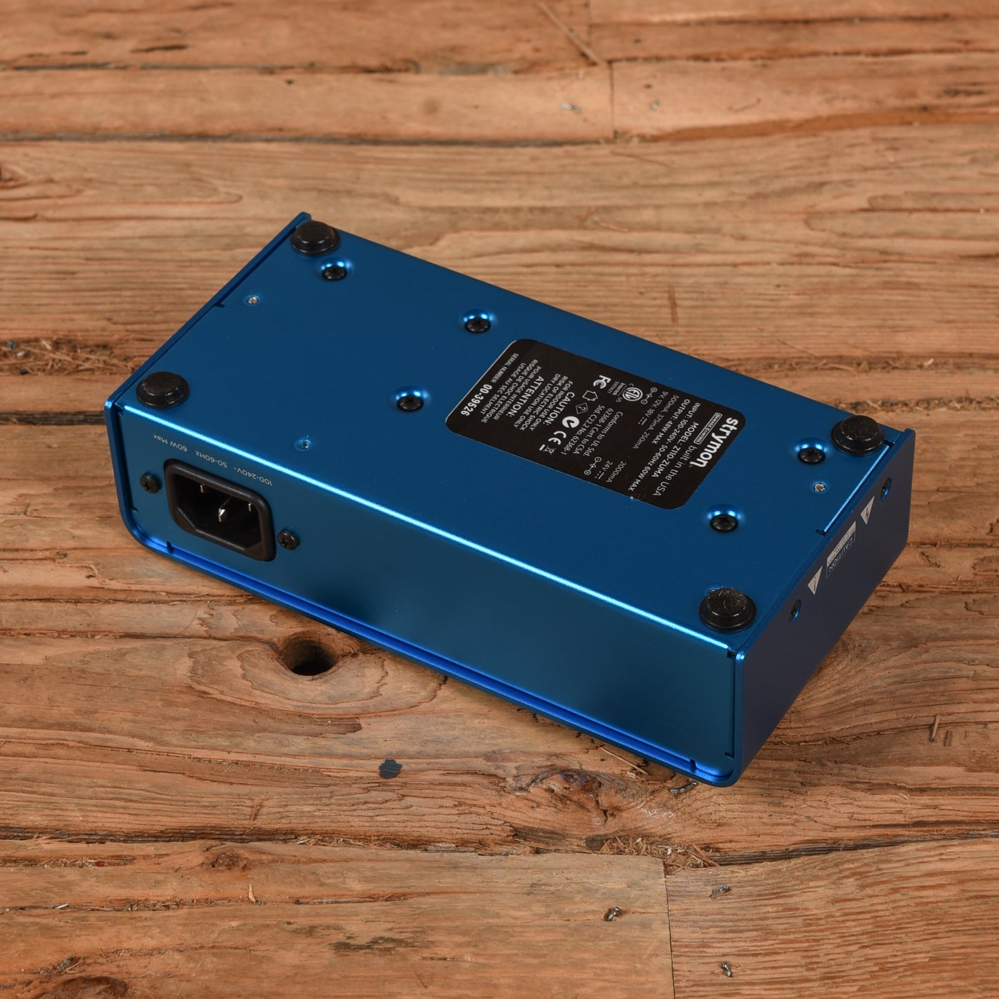 Strymon Zuma Effects and Pedals / Pedalboards and Power Supplies