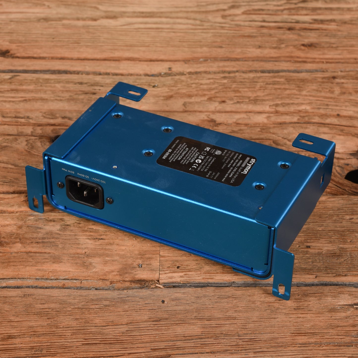 Strymon Zuma Effects and Pedals / Pedalboards and Power Supplies