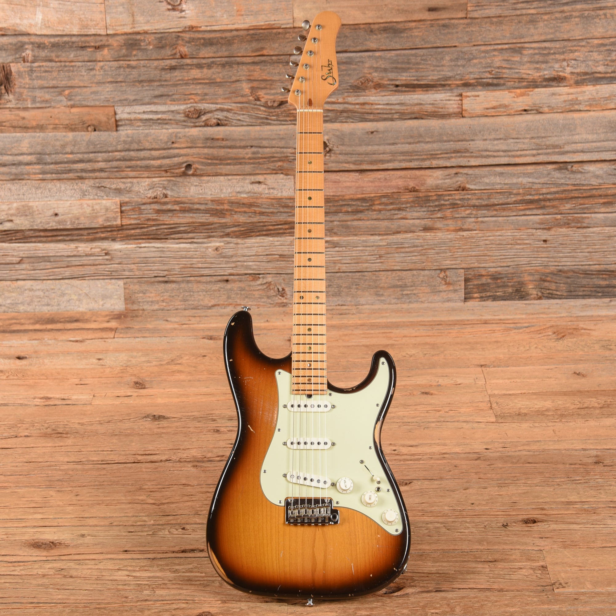 Suhr Classic Antique Sunburst 2012 Electric Guitars / Solid Body