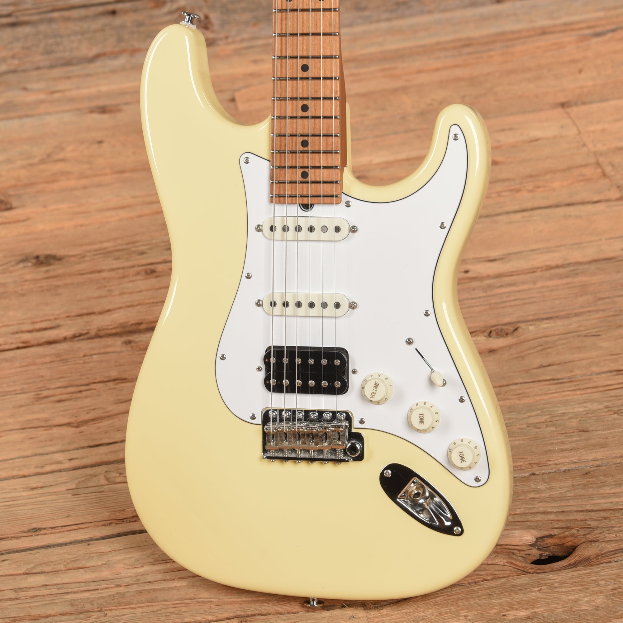 Suhr Classic S HSS Vintage White 2011 Electric Guitars / Solid Body