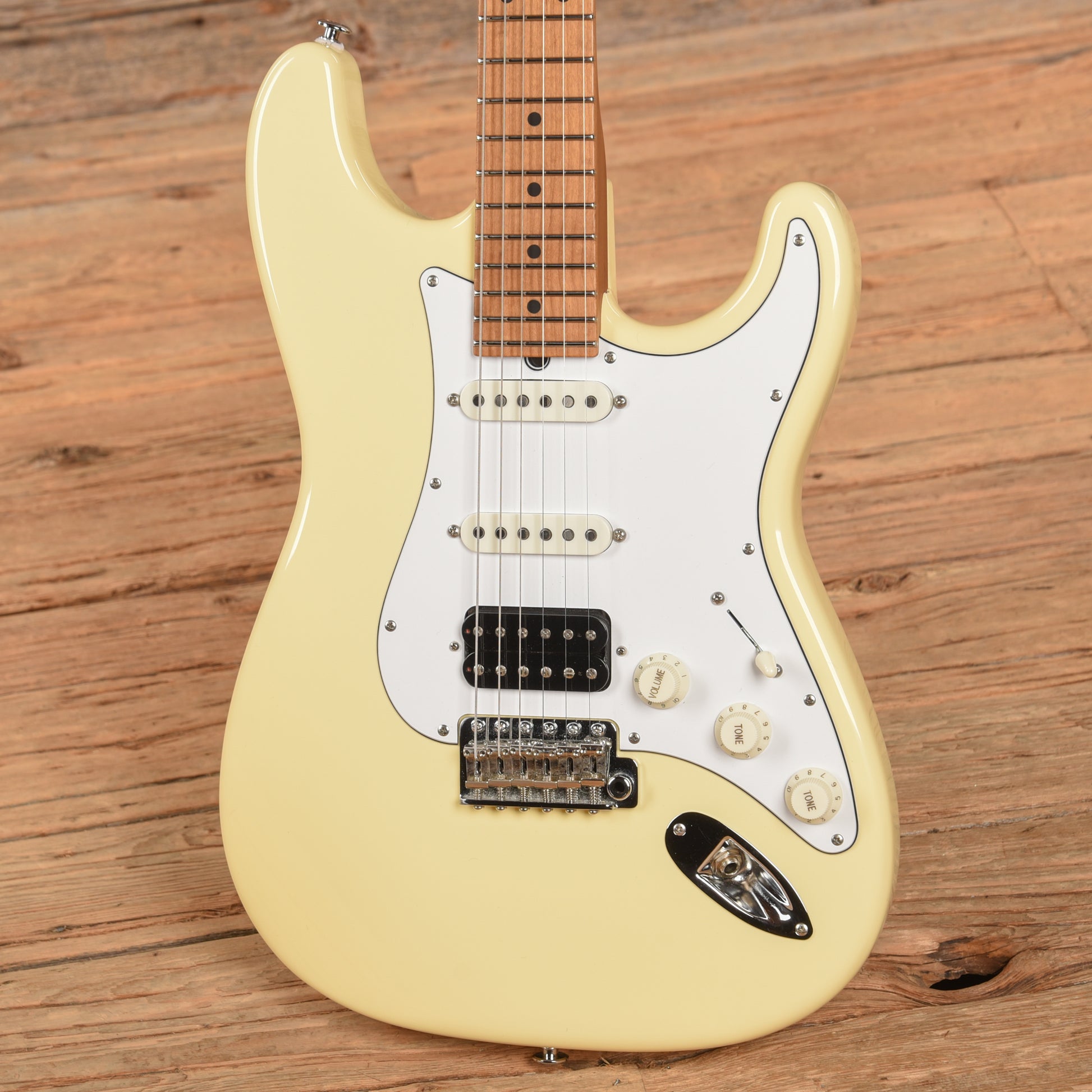 Suhr Classic S HSS Vintage White 2011 Electric Guitars / Solid Body