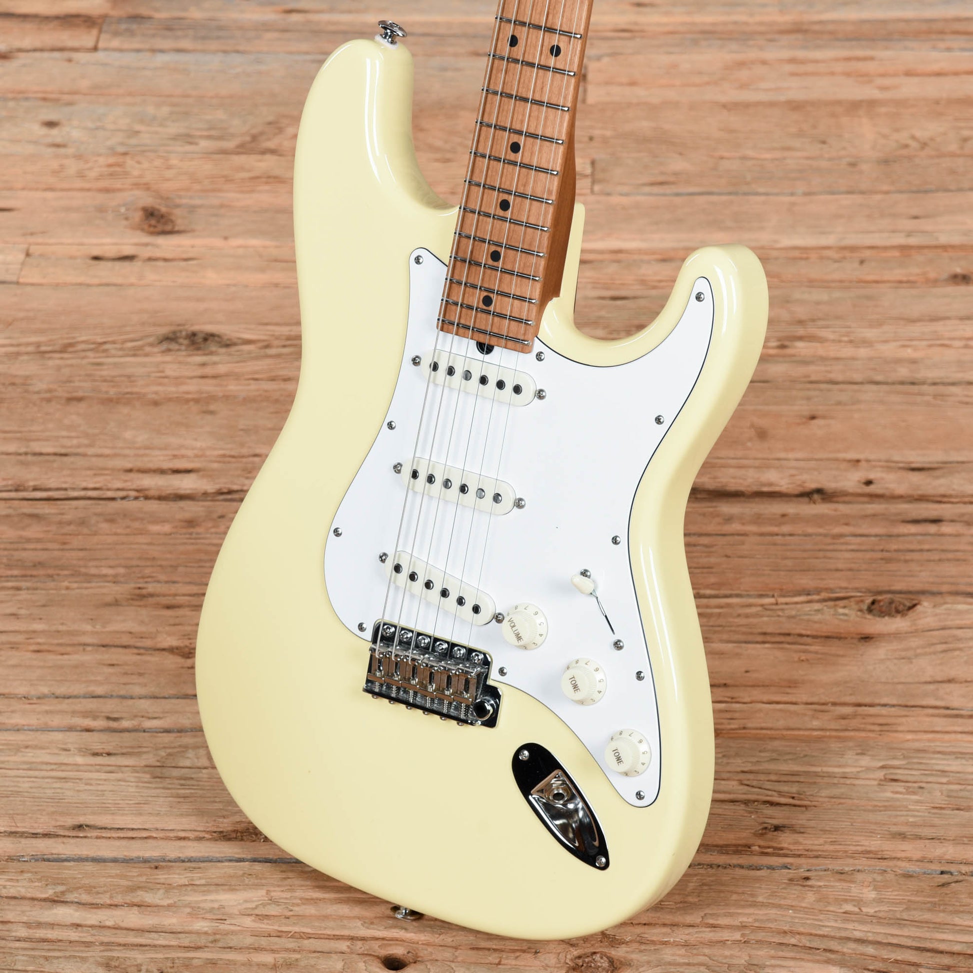 Suhr Classic S Vintage White 2011 Electric Guitars / Solid Body