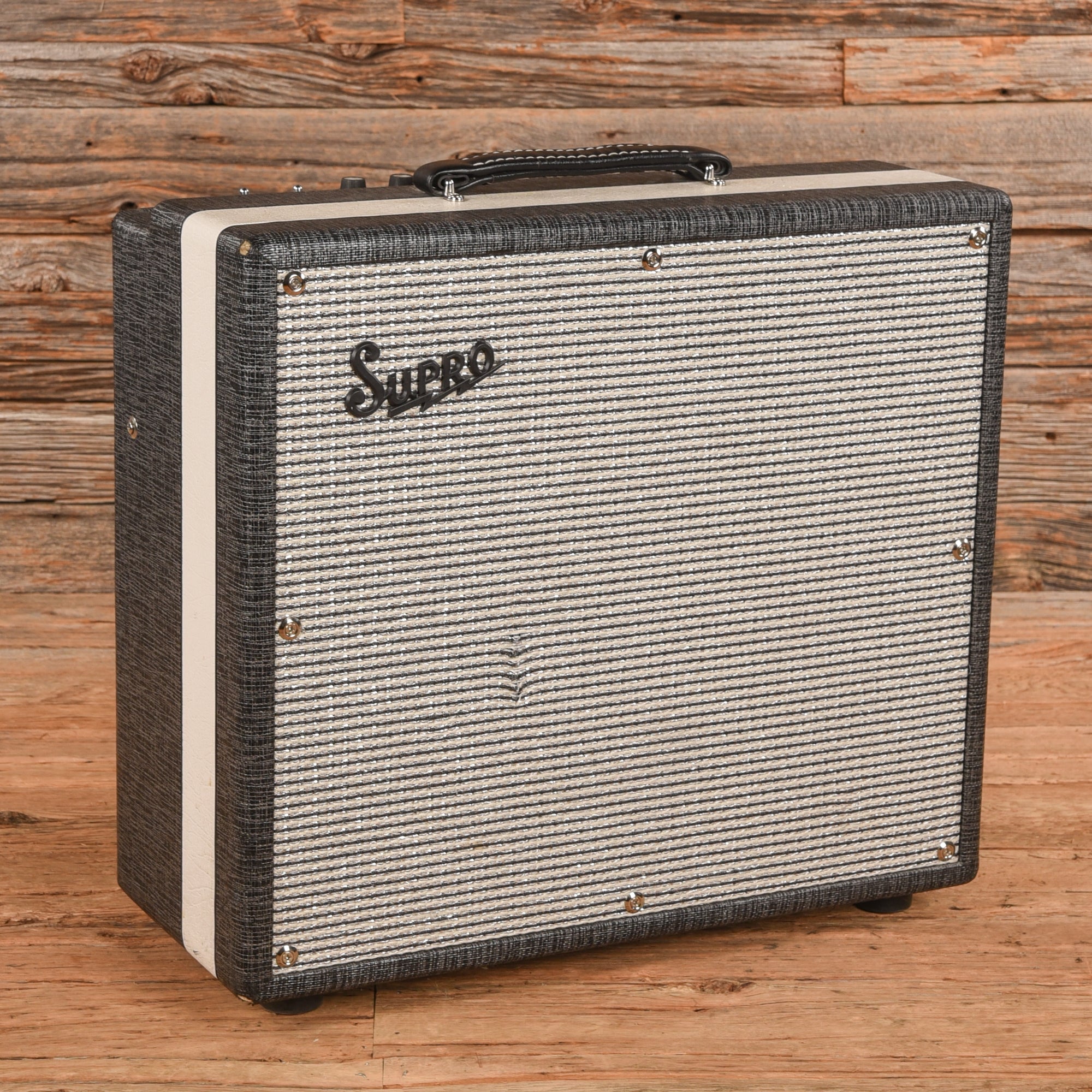 Supro 1696RT Black Magick Reverb 25-Watt 1x12