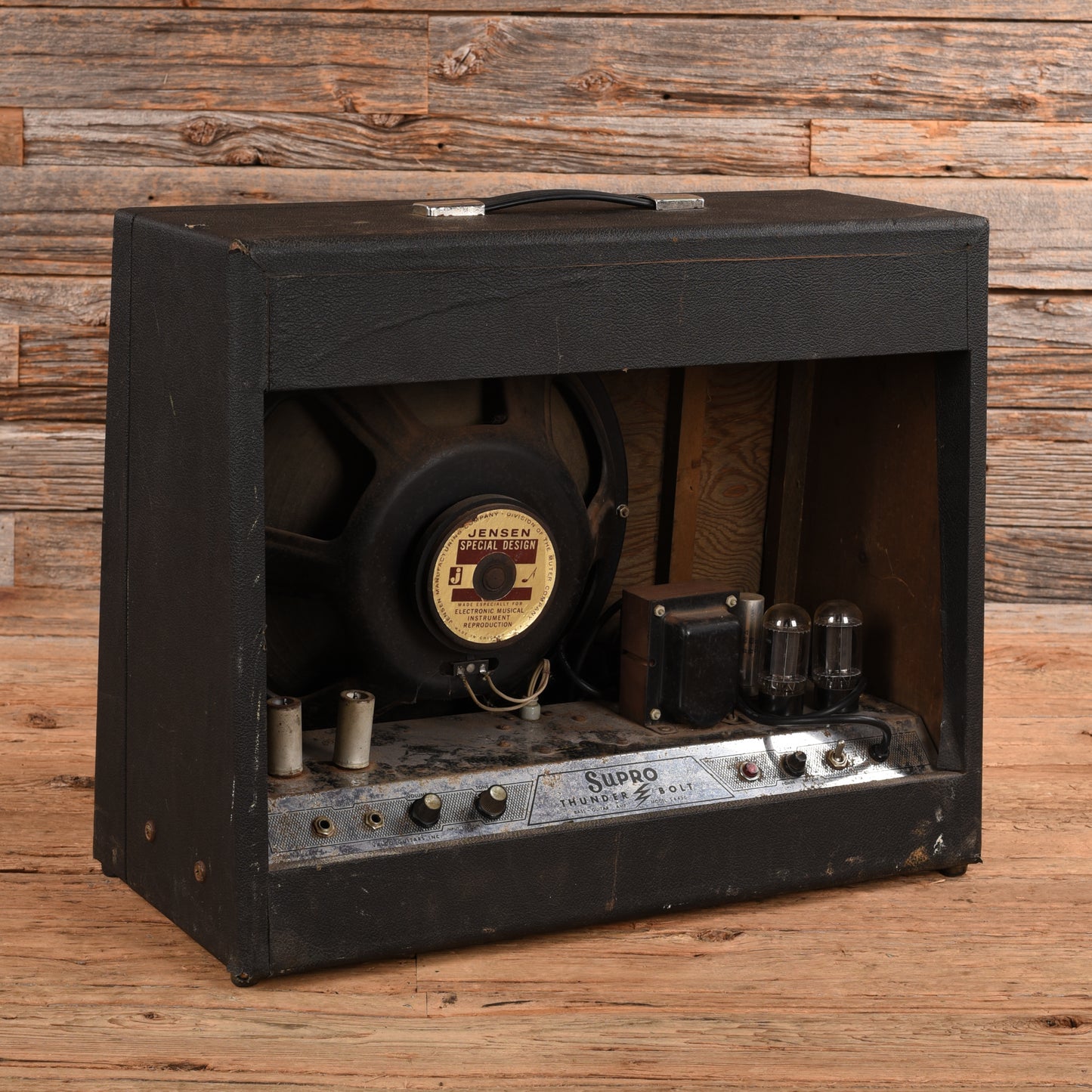 Supro Thunderbolt S6420  1967 Amplifiers