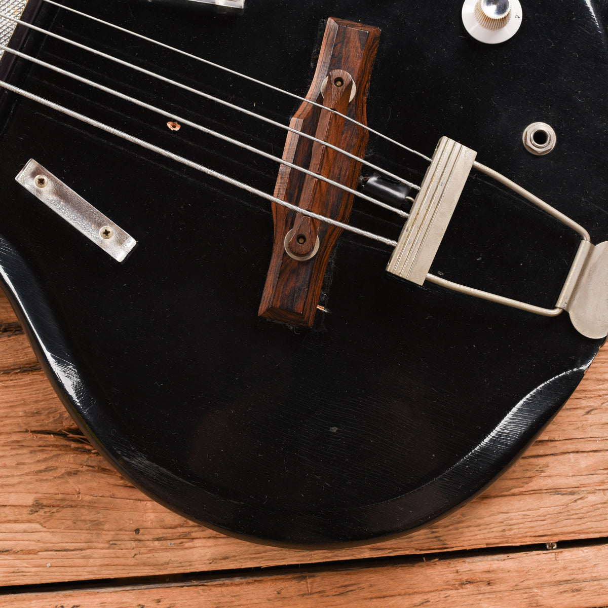 Supro Pocket Bass (logo missing)  1960s Bass Guitars