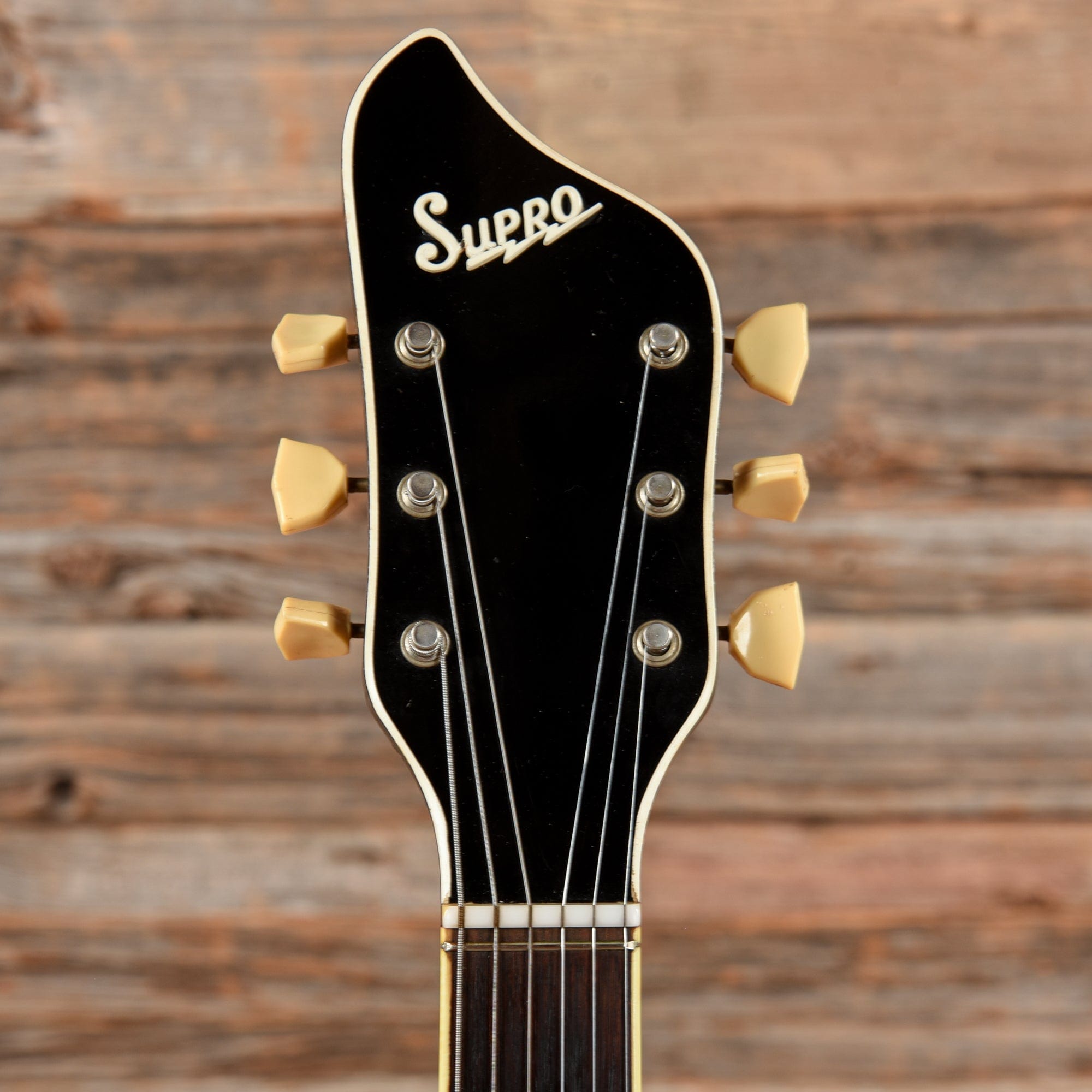 Supro Val Trol White 1965 Electric Guitars / Hollow Body