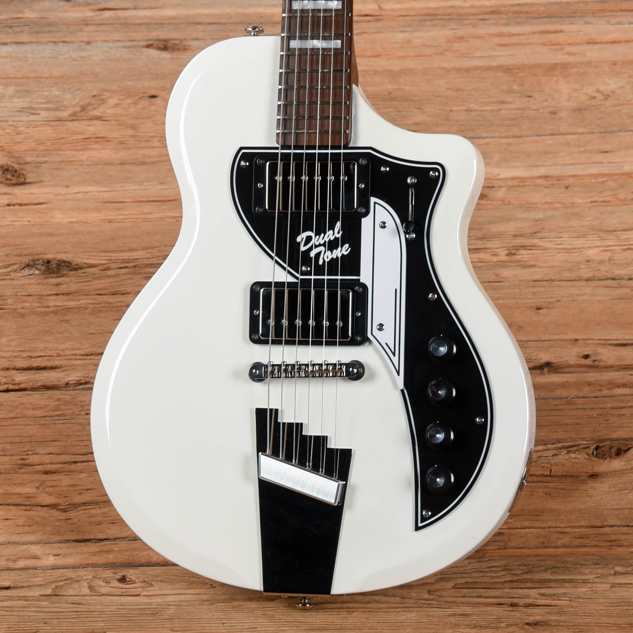 Supro 1224DB David Bowie Dual Tone White 2019 Electric Guitars / Solid Body