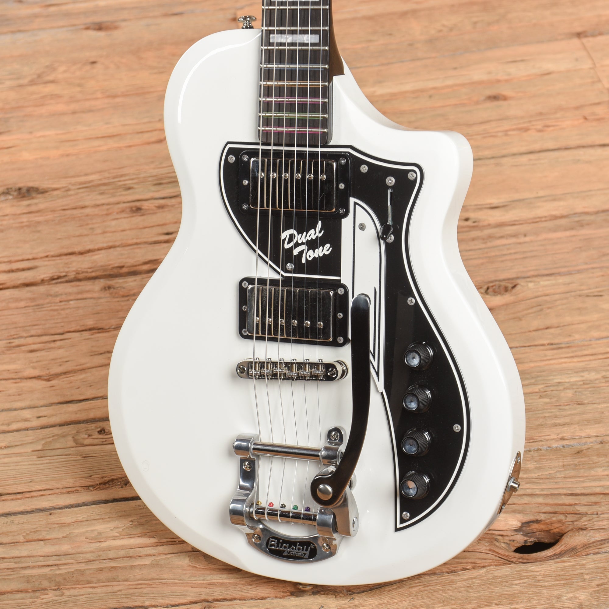 Supro 1224DB David Bowie Dual Tone White Electric Guitars / Solid Body