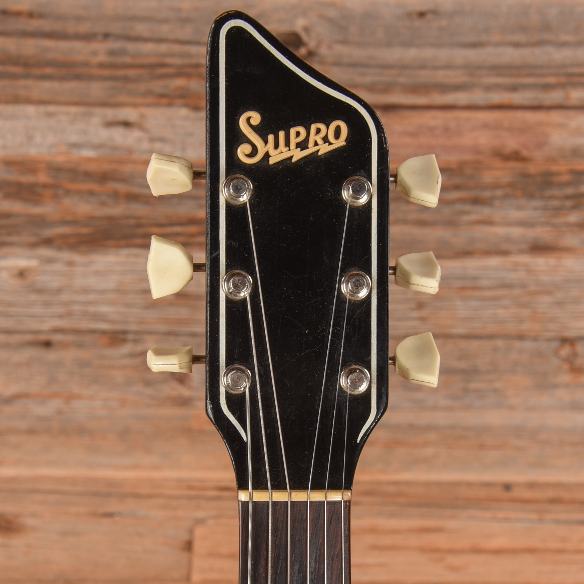 Supro Dualtone White 1962 Electric Guitars / Solid Body